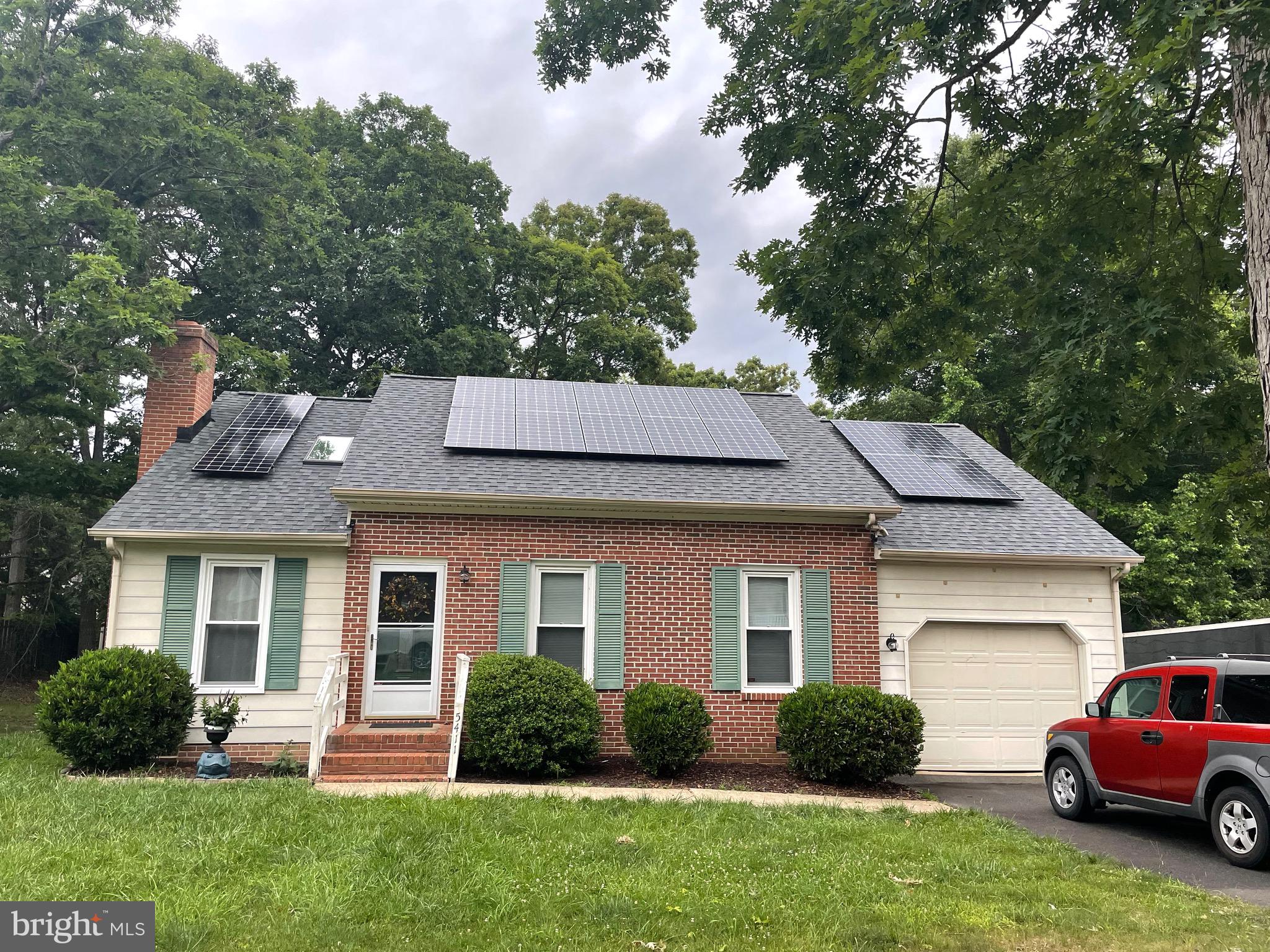 DEVONNE WOODS - Residential Lease