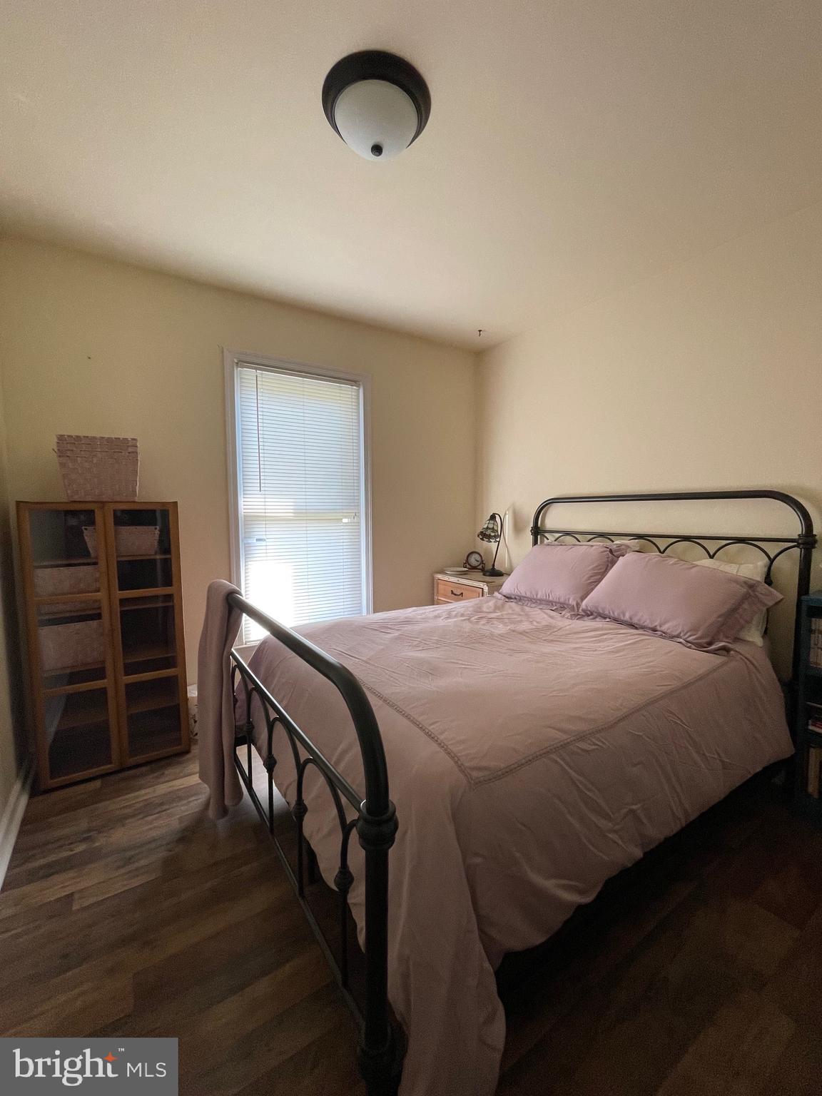 DEVONNE WOODS - Residential Lease