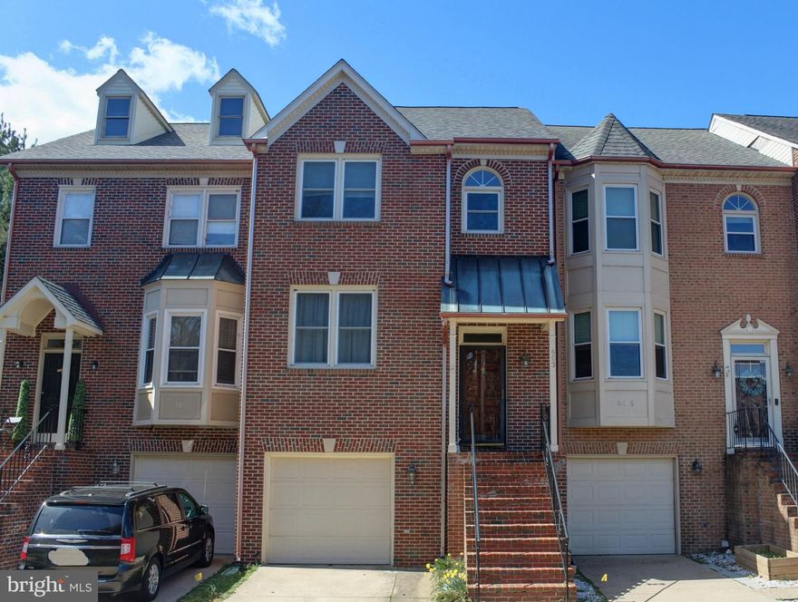 Beautifully updated 3 bedroom 3 1/2 bath townhome that backs to the Rappahannock river.   Updated eat in kitchen with granite counters and newer appliances with space for a table. Main floor with high ceilings, hardwood floors, coat closet and powder room. Dining room and sunken living room with access to large deck overlooking Rappahannock and parkland. Upper level with three carpeted bedrooms, cathedral ceilings, 2 full baths with ceramic flooring. Primary bedroom has ensuite bathroom with deck overlooking Rappahannock and park and large walk-in closet.   Primary bathroom has separate shower and soaking jetted tub. Double sink vanity.  2nd bedroom also has walk-in closet.  Lower level with large, tiled rec room and full bathroom could also be used as additional sleeping space. Walk through sliders to covered brick patio and fenced back yard.  Go through the back gate to the riverfront picnic area and launch your kayak from the landing.  Washer, dryer in lower level. One car garage with large storage area.  Approx. 1 mile to VRE or drive 1.5 miles to VRE.  Convenient to I95 for a quick commute to Quantico.  Also convenient to Richmond and DC.  DON’T WAIT!  SCHEDULE YOUR SHOWING NOW!