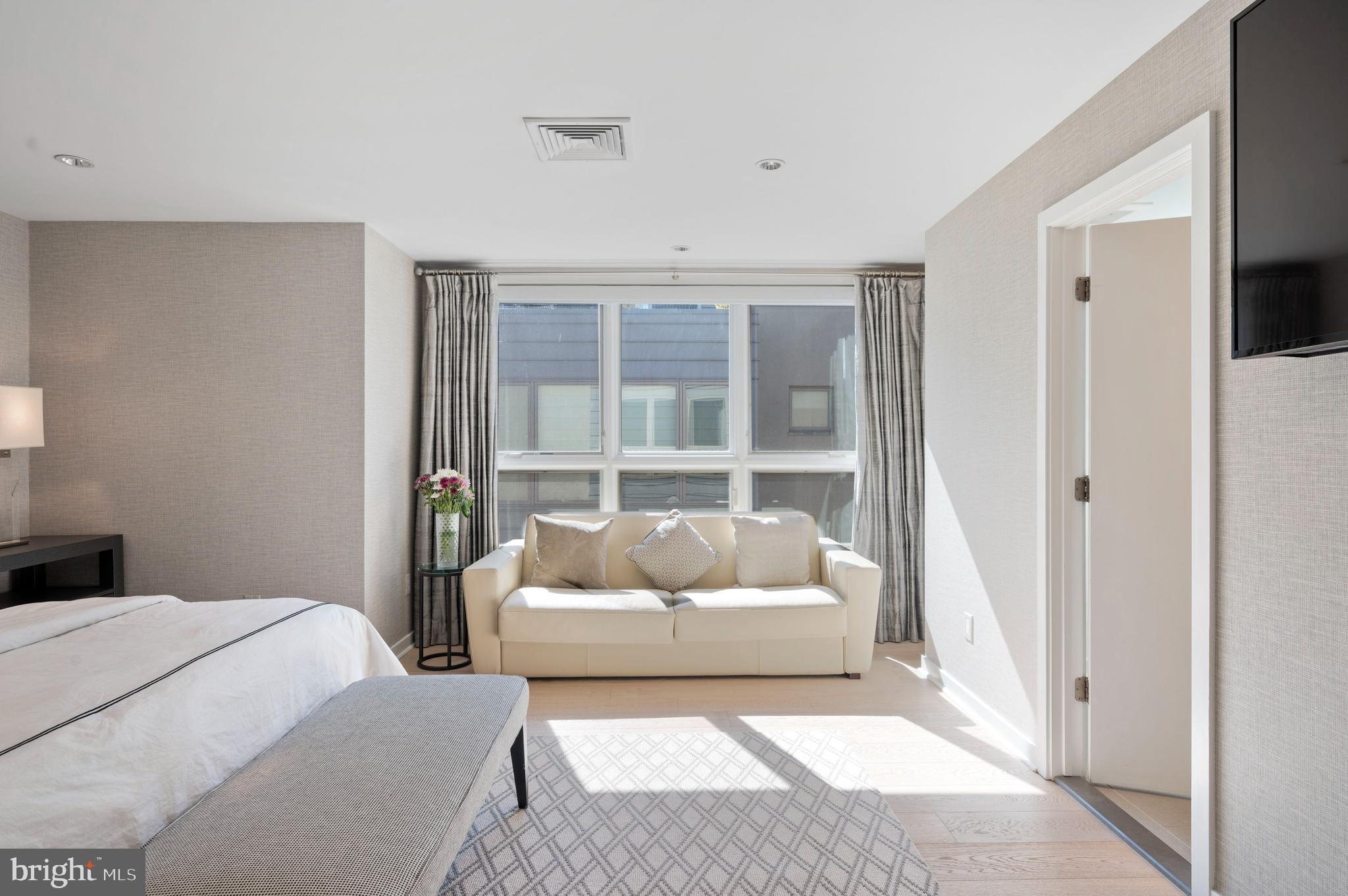 GRADUATE HOSPITAL - Residential