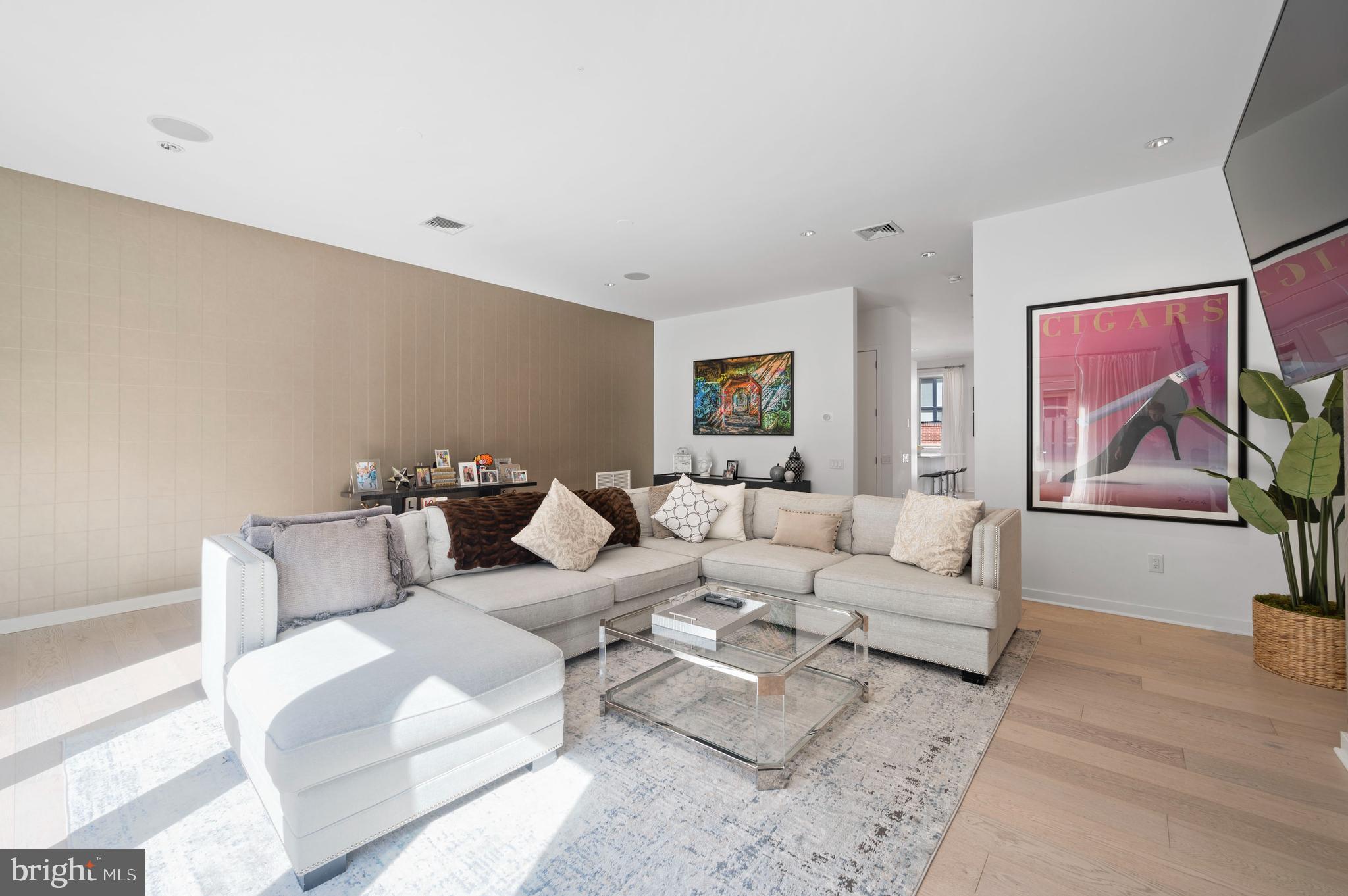 GRADUATE HOSPITAL - Residential