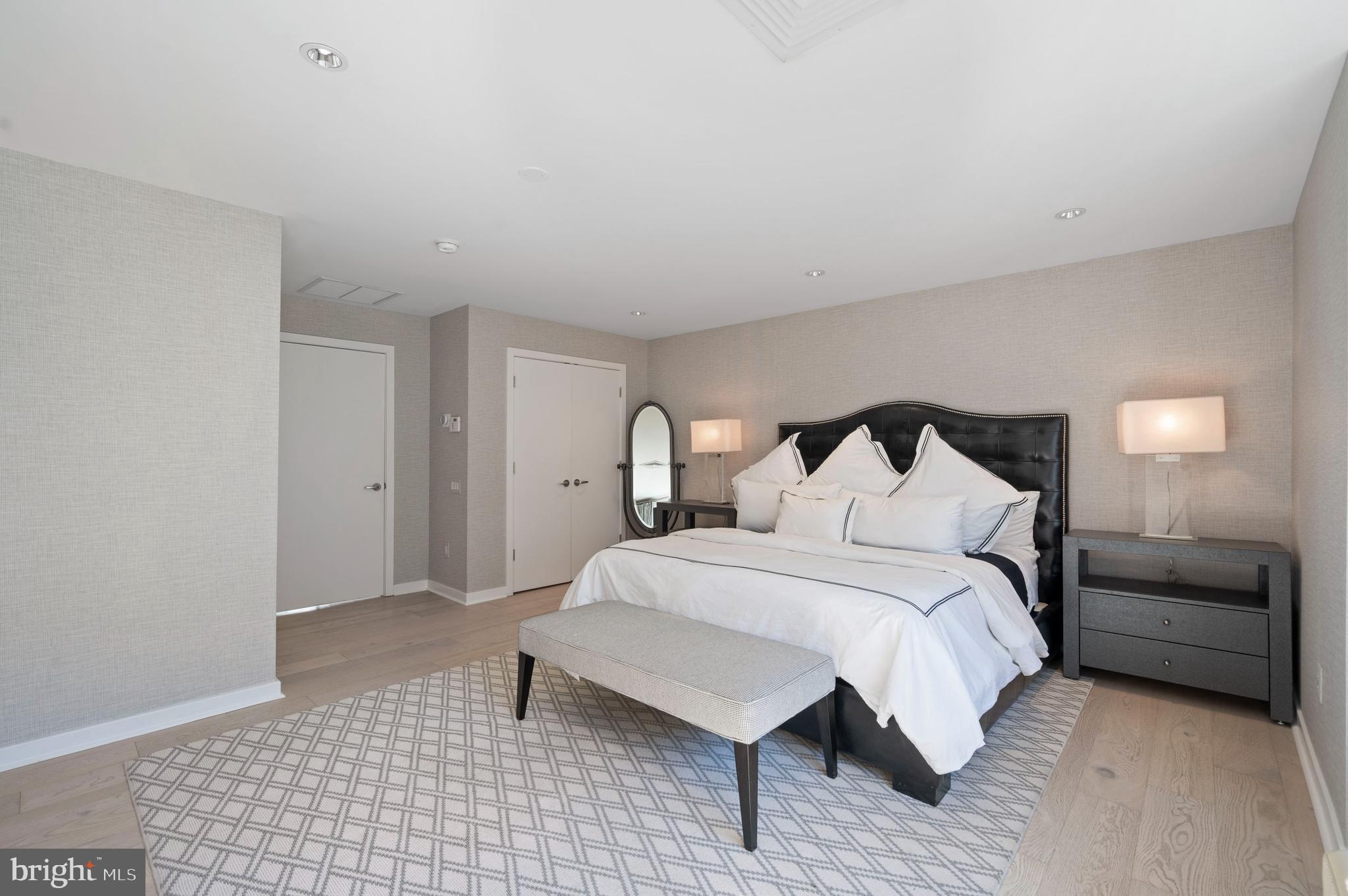 GRADUATE HOSPITAL - Residential