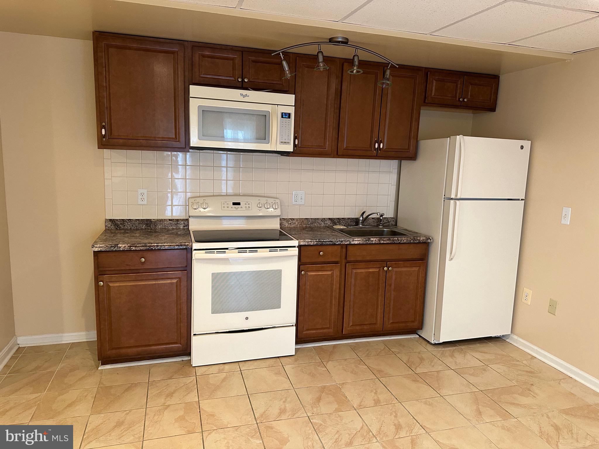 MELWOOD SPRINGS- PLAT 7 - Residential Lease