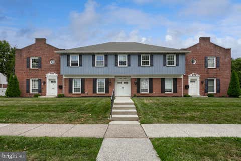 Townhouse For Sale - 443 W Caracas Avenue<br/> Dauphin County, HERSHEY, PA 17033