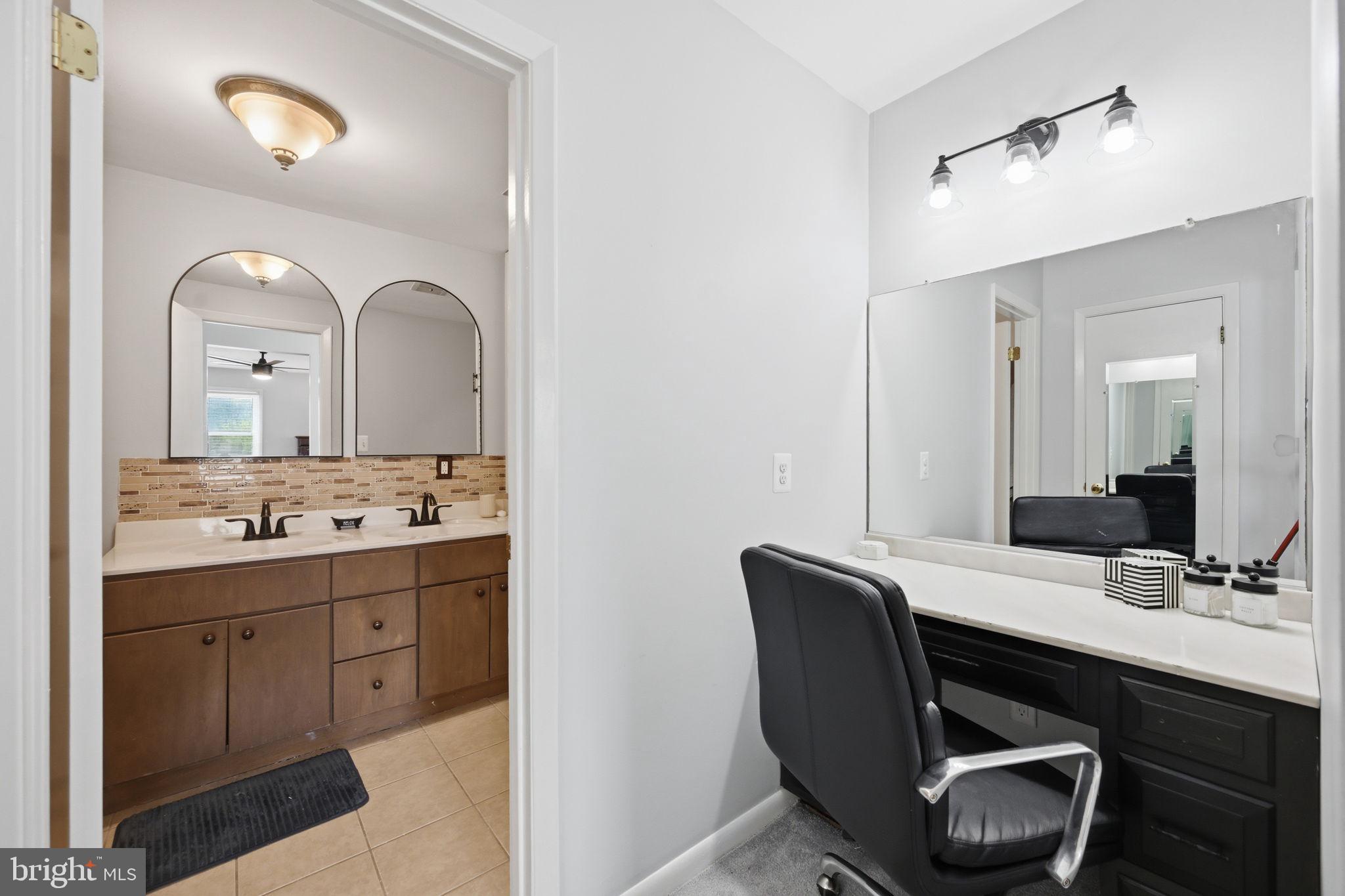 WILLOWDALE - Residential