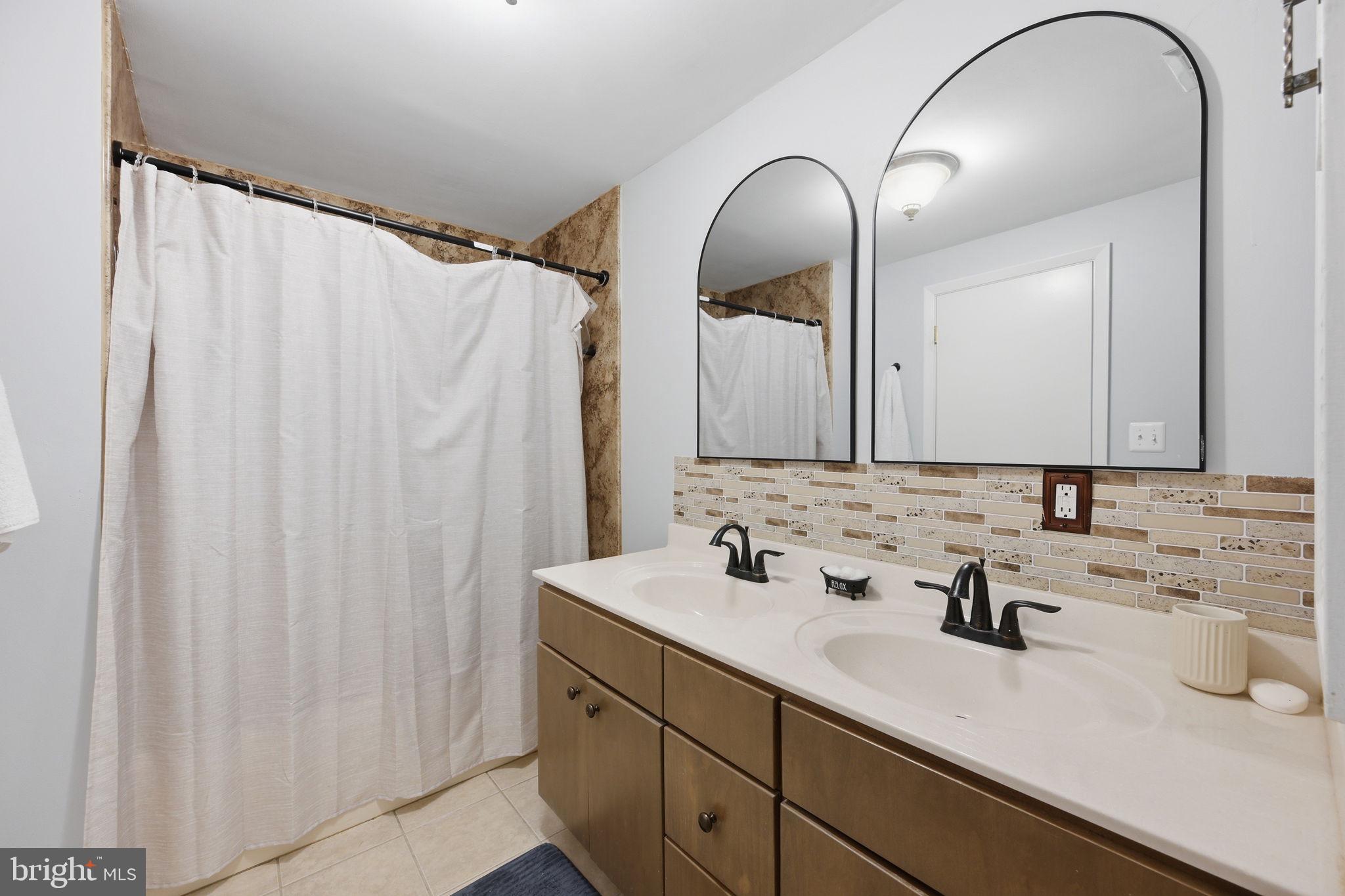 WILLOWDALE - Residential