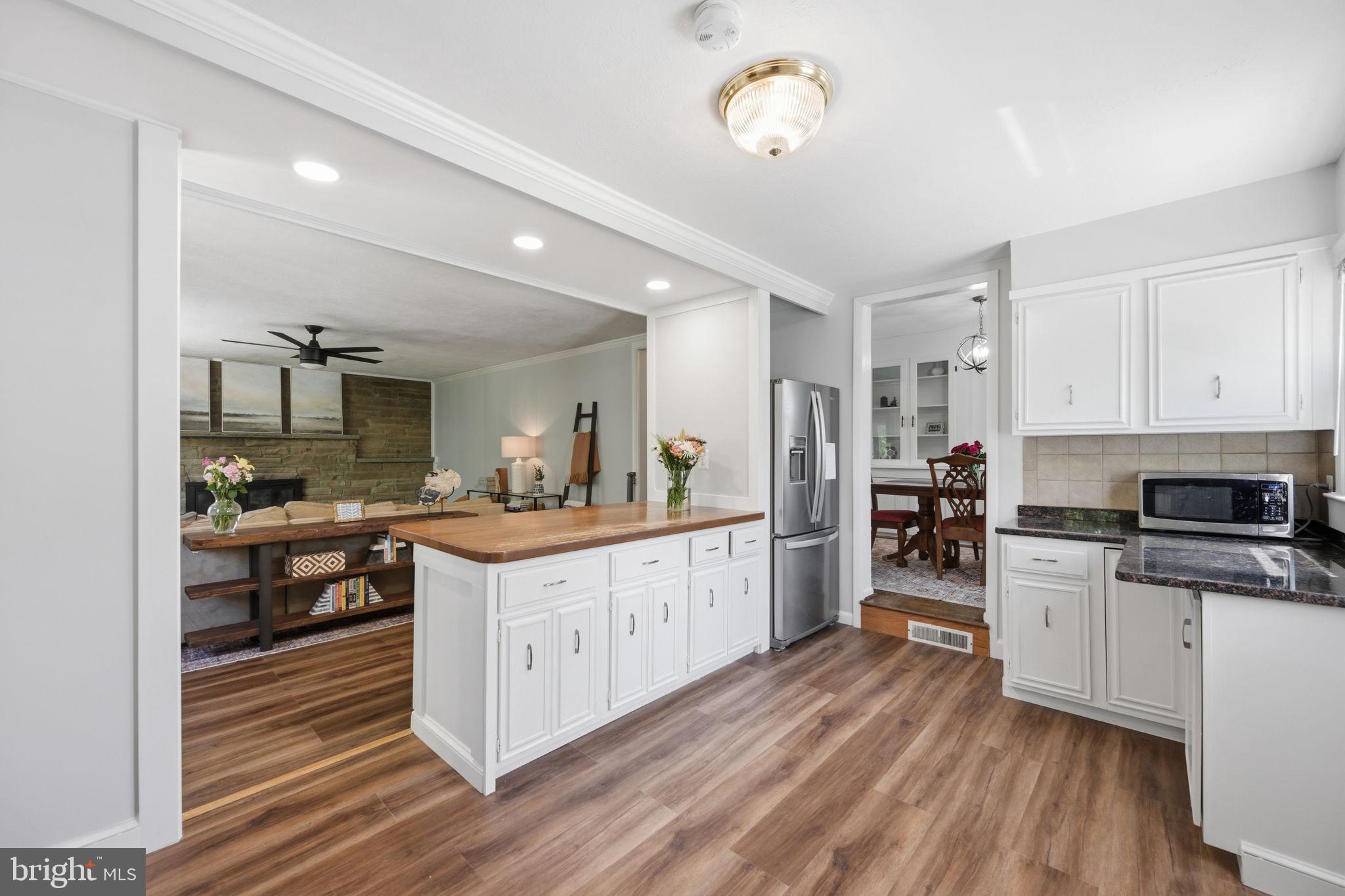 WILLOWDALE - Residential