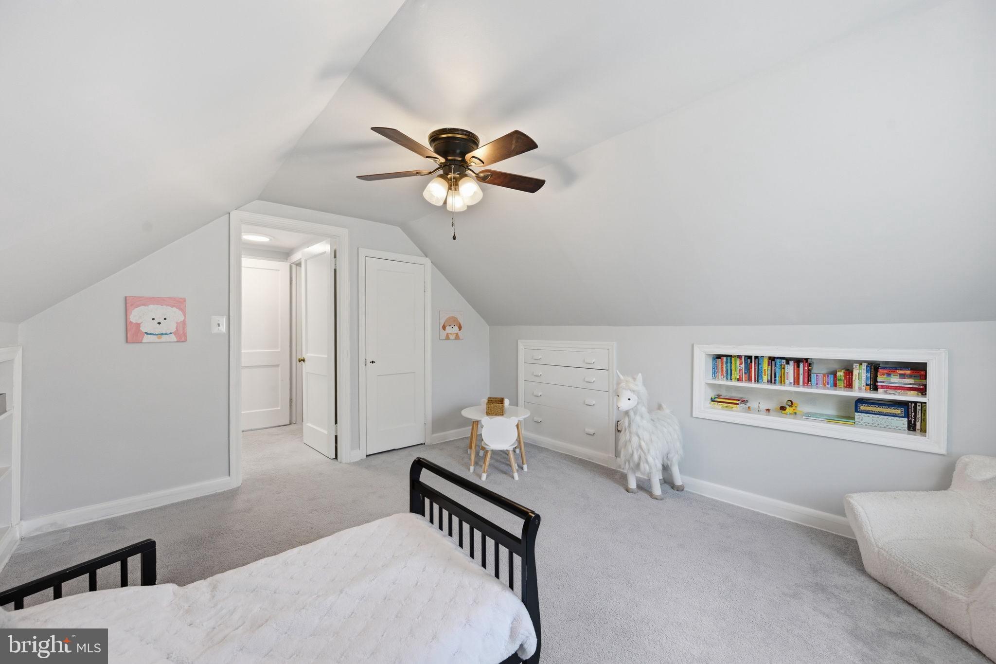 WILLOWDALE - Residential