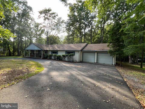 Photo of 230 Burrs Road, BURLINGTON TOWNSHIP, NJ 08016 (MLS # NJBL2120814)