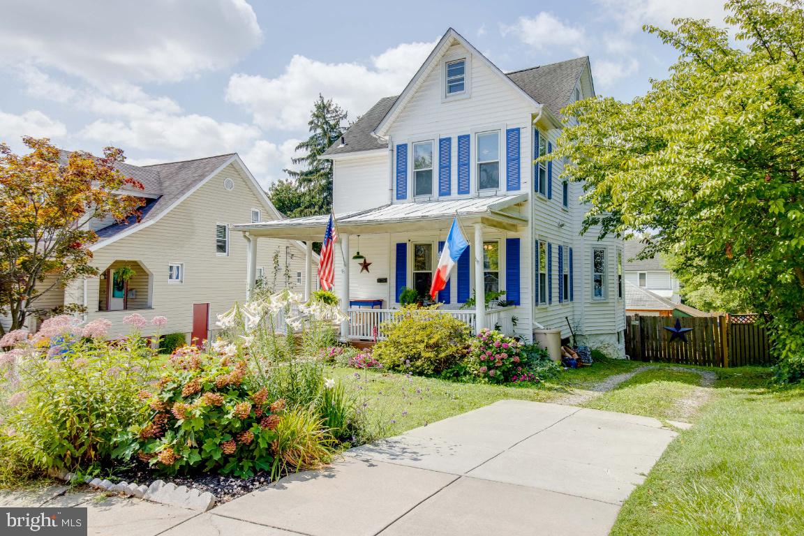 LAURAVILLE HISTORIC DISTRICT - Residential