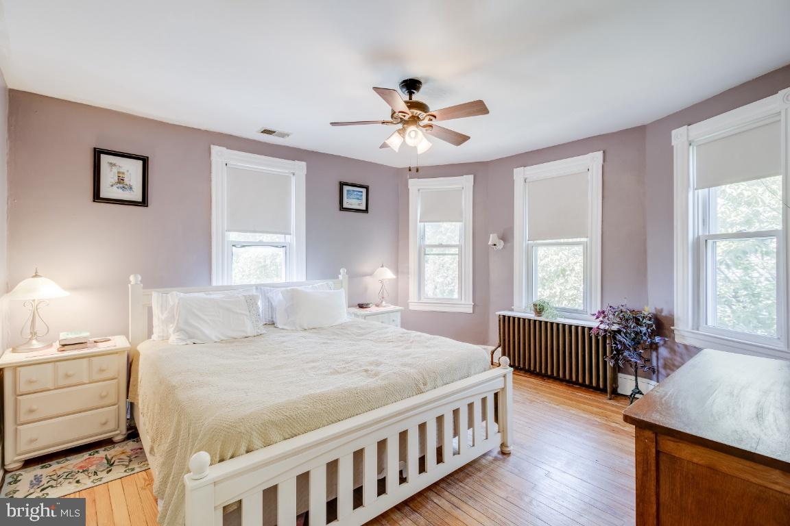 LAURAVILLE HISTORIC DISTRICT - Residential