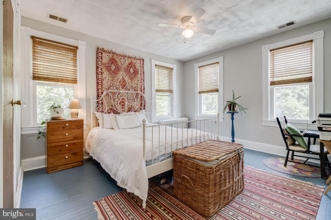 LAURAVILLE HISTORIC DISTRICT - Residential