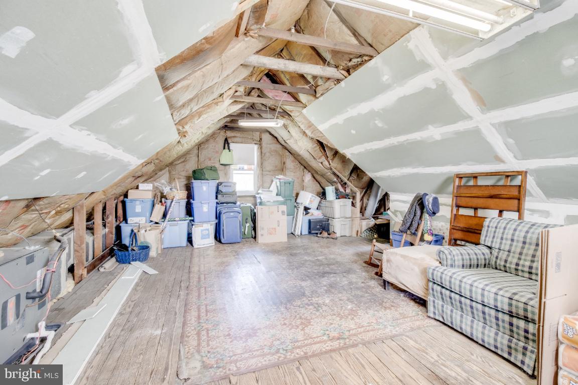 LAURAVILLE HISTORIC DISTRICT - Residential