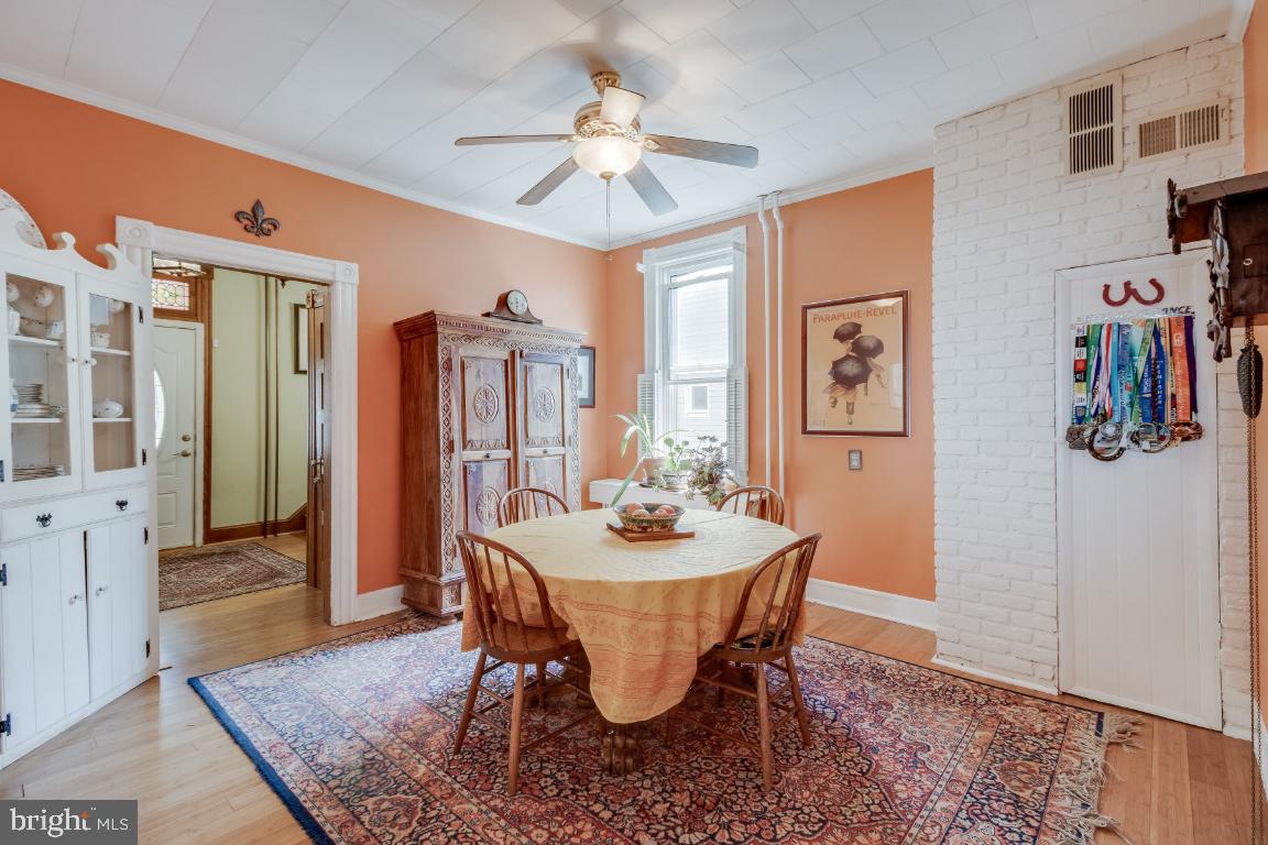 LAURAVILLE HISTORIC DISTRICT - Residential