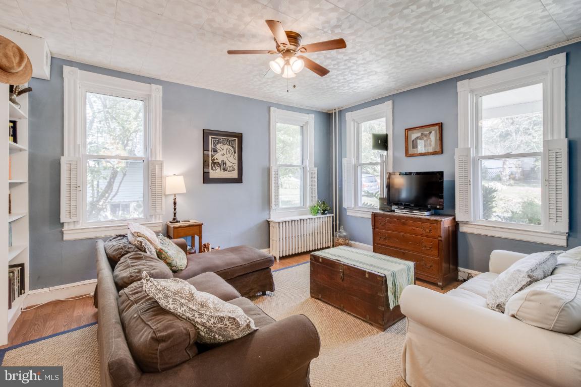 LAURAVILLE HISTORIC DISTRICT - Residential