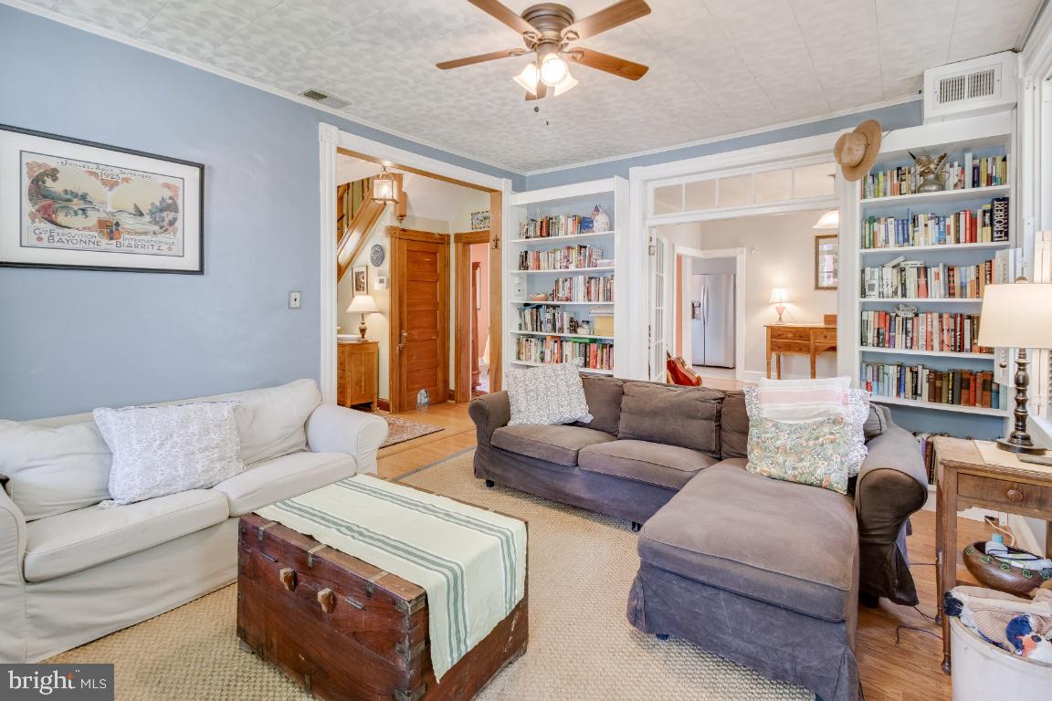 LAURAVILLE HISTORIC DISTRICT - Residential