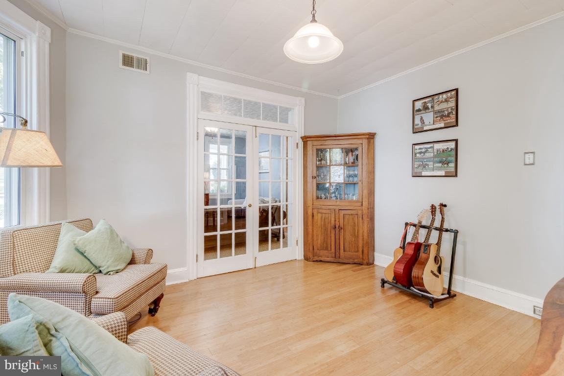 LAURAVILLE HISTORIC DISTRICT - Residential