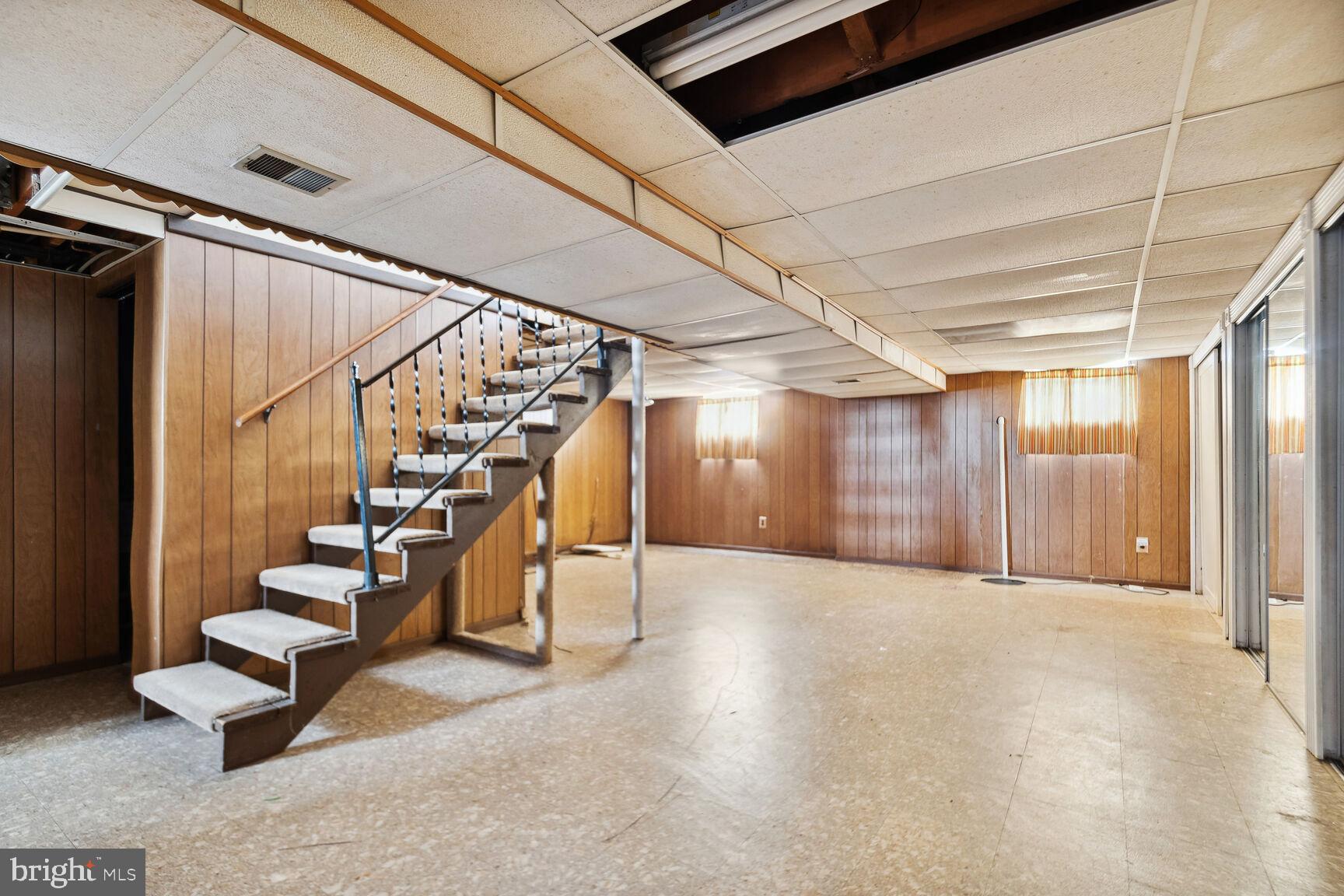 WHITE HOUSE HEIGHTS - Residential