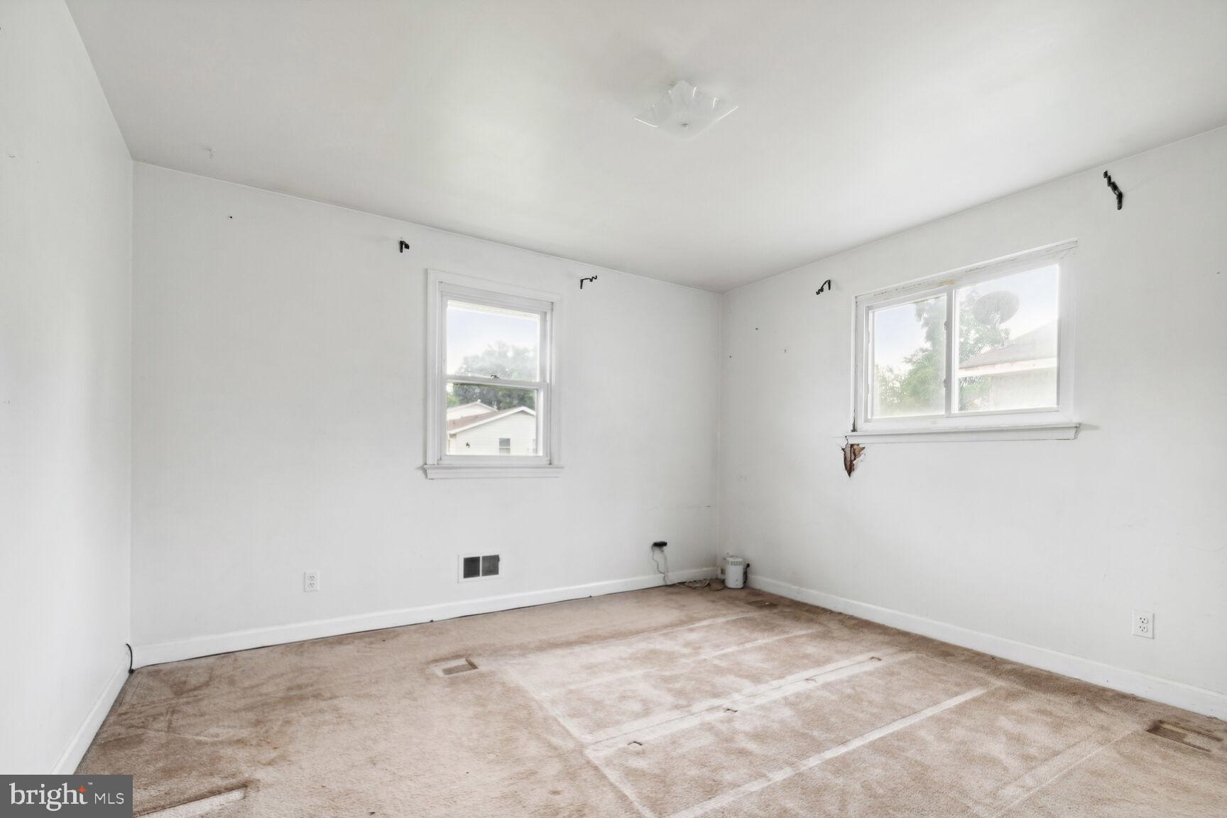 WHITE HOUSE HEIGHTS - Residential