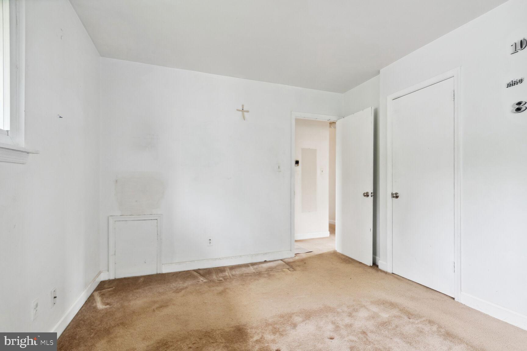 WHITE HOUSE HEIGHTS - Residential