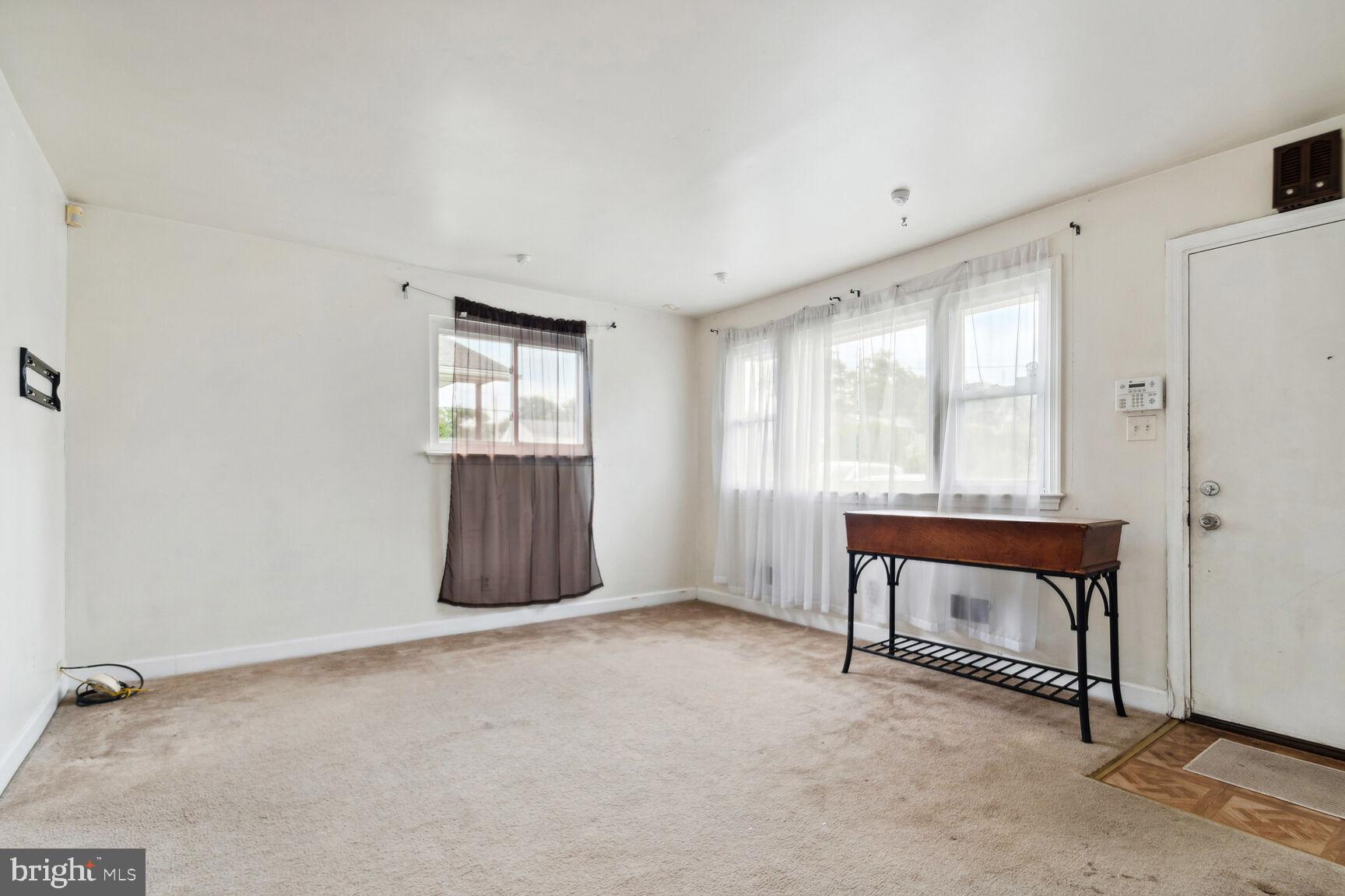 WHITE HOUSE HEIGHTS - Residential