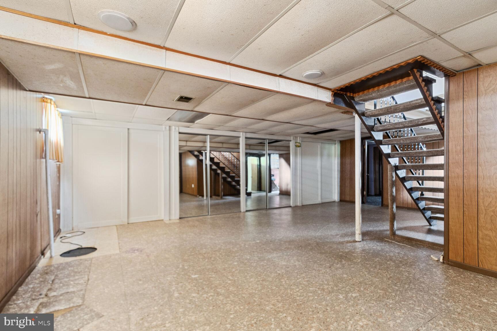 WHITE HOUSE HEIGHTS - Residential