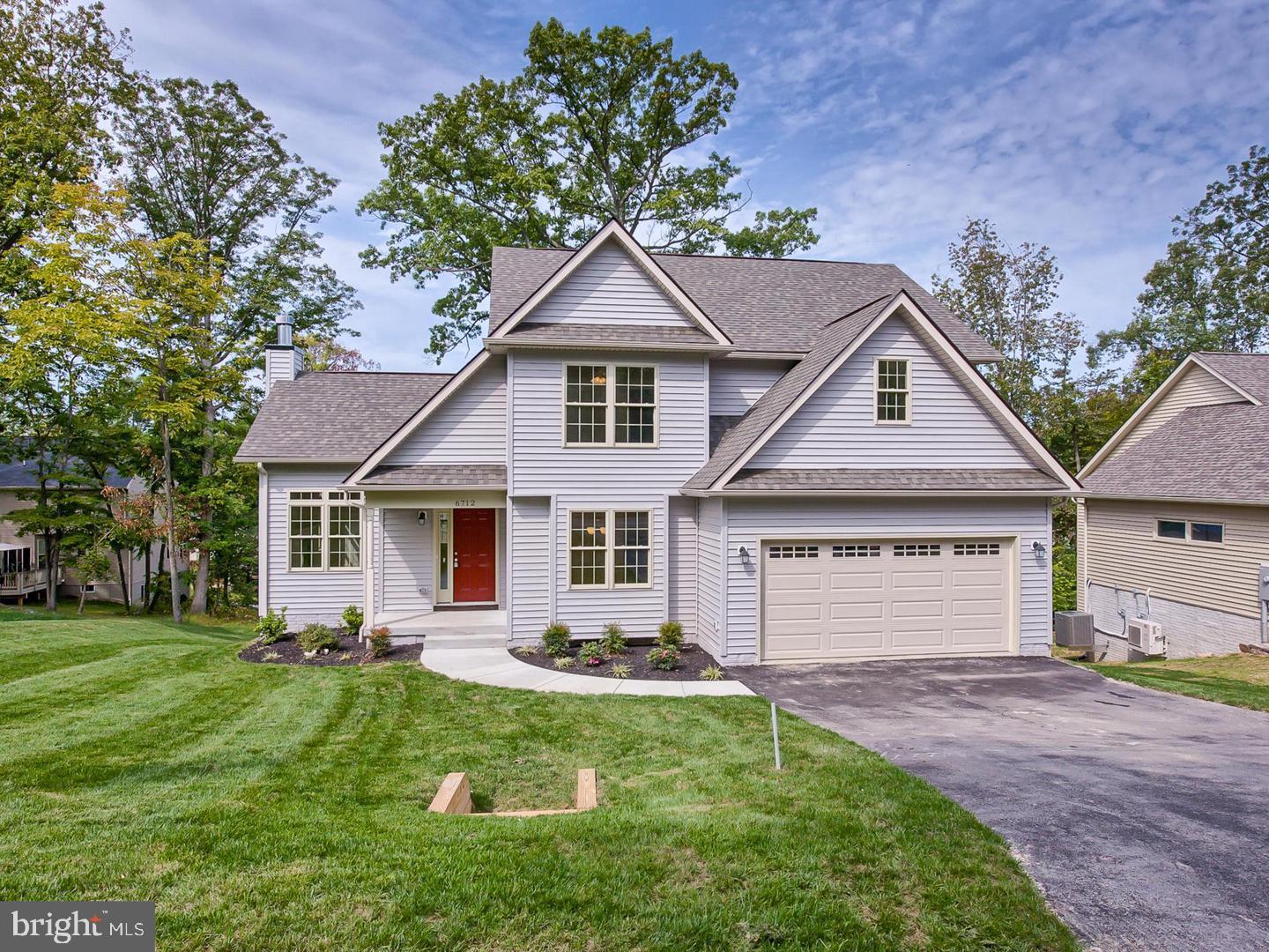 Stunning Home with Premium Upgrades & Lake Community Living!
Built in September 2017, this beautifully upgraded home features a spacious gourmet kitchen with upgraded cabinetry, granite countertops, stainless steel appliances, and a walk-in pantry. The open-concept great room offers a cozy fireplace and is perfect for entertaining.
The main level boasts gleaming hardwood floors, while the luxurious primary suite includes a deluxe private bath for your comfort. Situated on a wooded walkout lot, you’ll enjoy seasonal views and a peaceful natural setting.
Live the ultimate lake lifestyle with access to sandy beaches, pools, tennis courts, miles of trails, and abundant nature. Don’t miss this opportunity to live in a home that blends luxury with outdoor adventure!