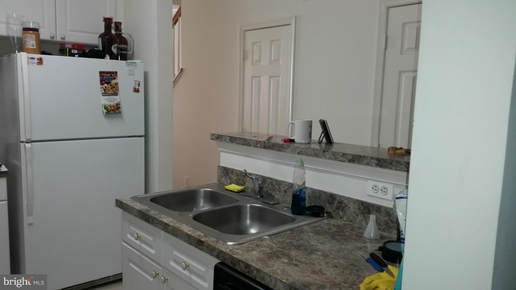 WESTBRIAR PLAZA - Residential Lease