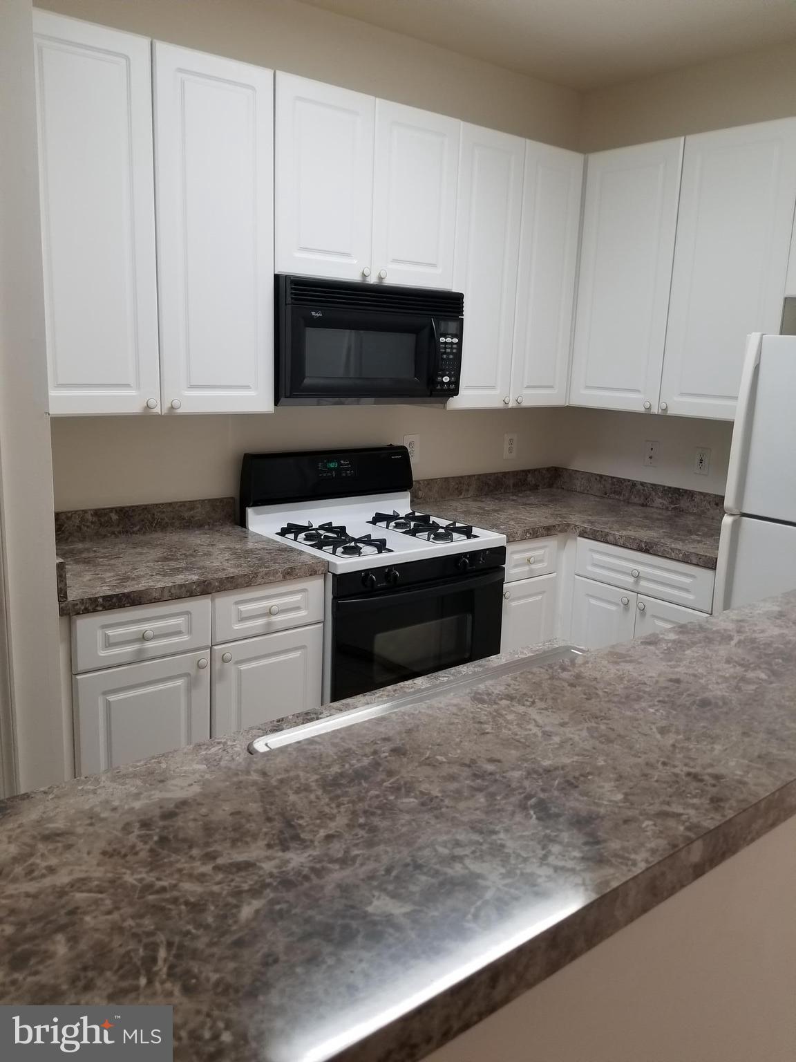 WESTBRIAR PLAZA - Residential Lease