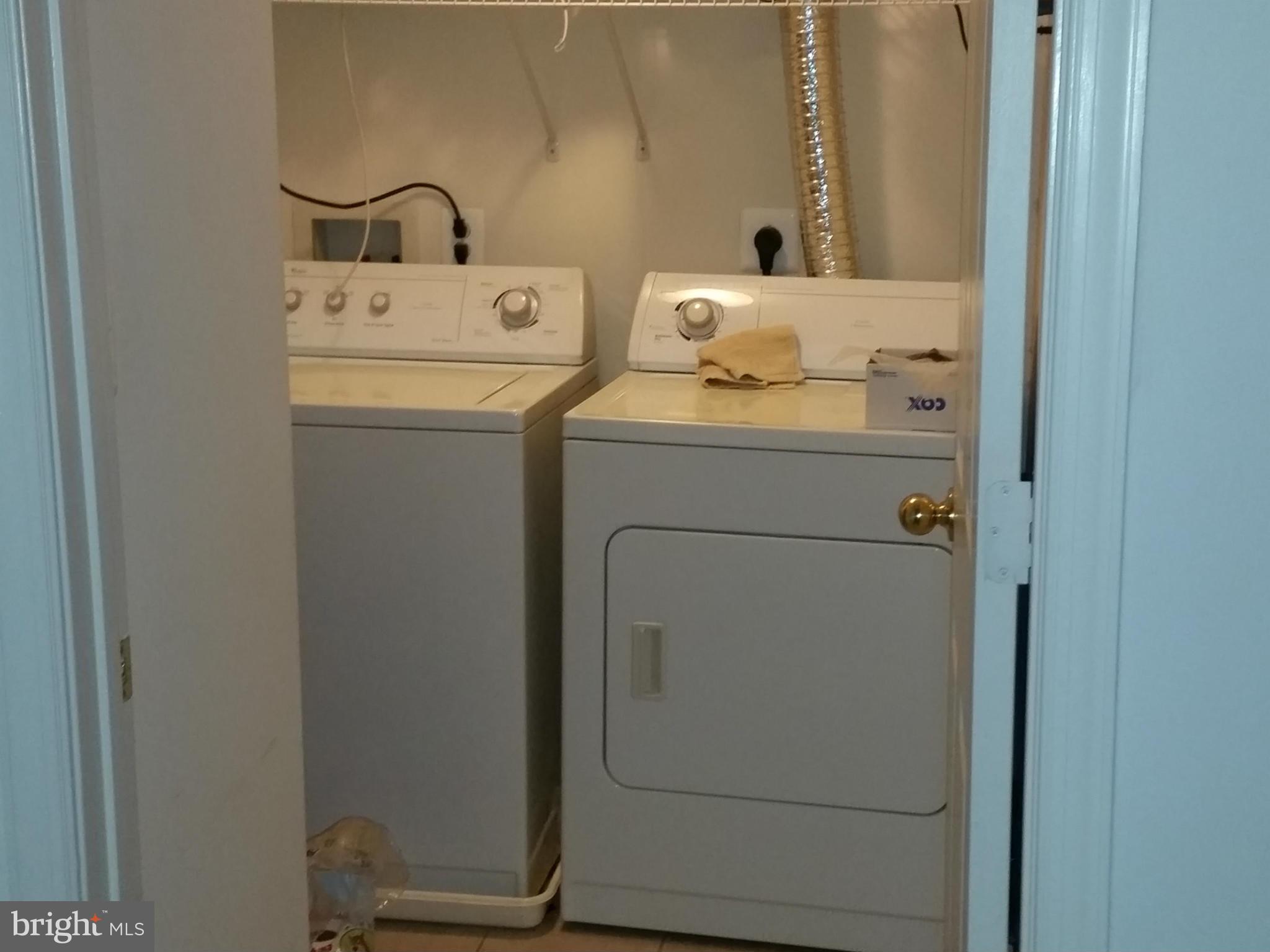 WESTBRIAR PLAZA - Residential Lease