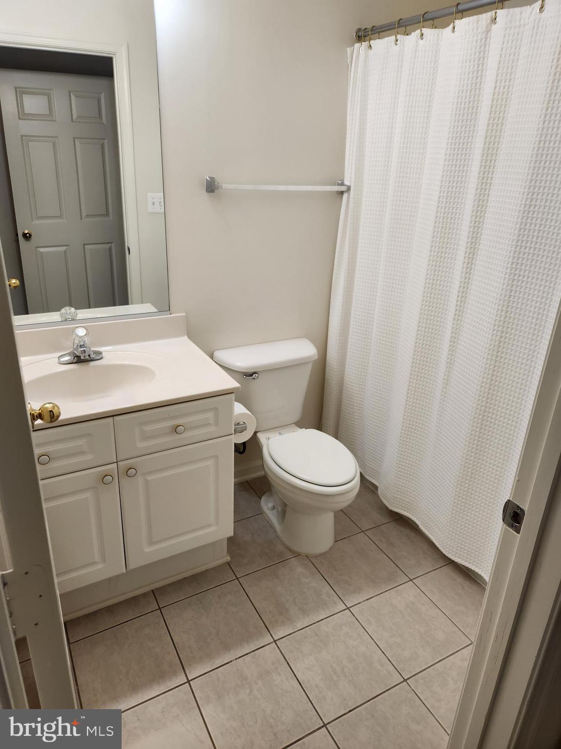 WESTBRIAR PLAZA - Residential Lease