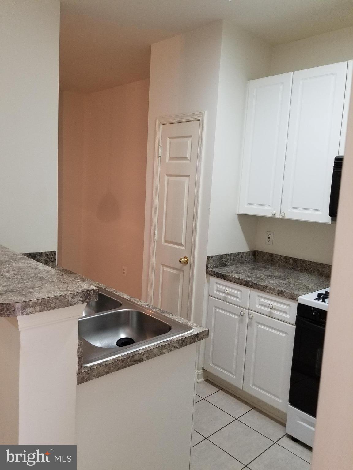 WESTBRIAR PLAZA - Residential Lease