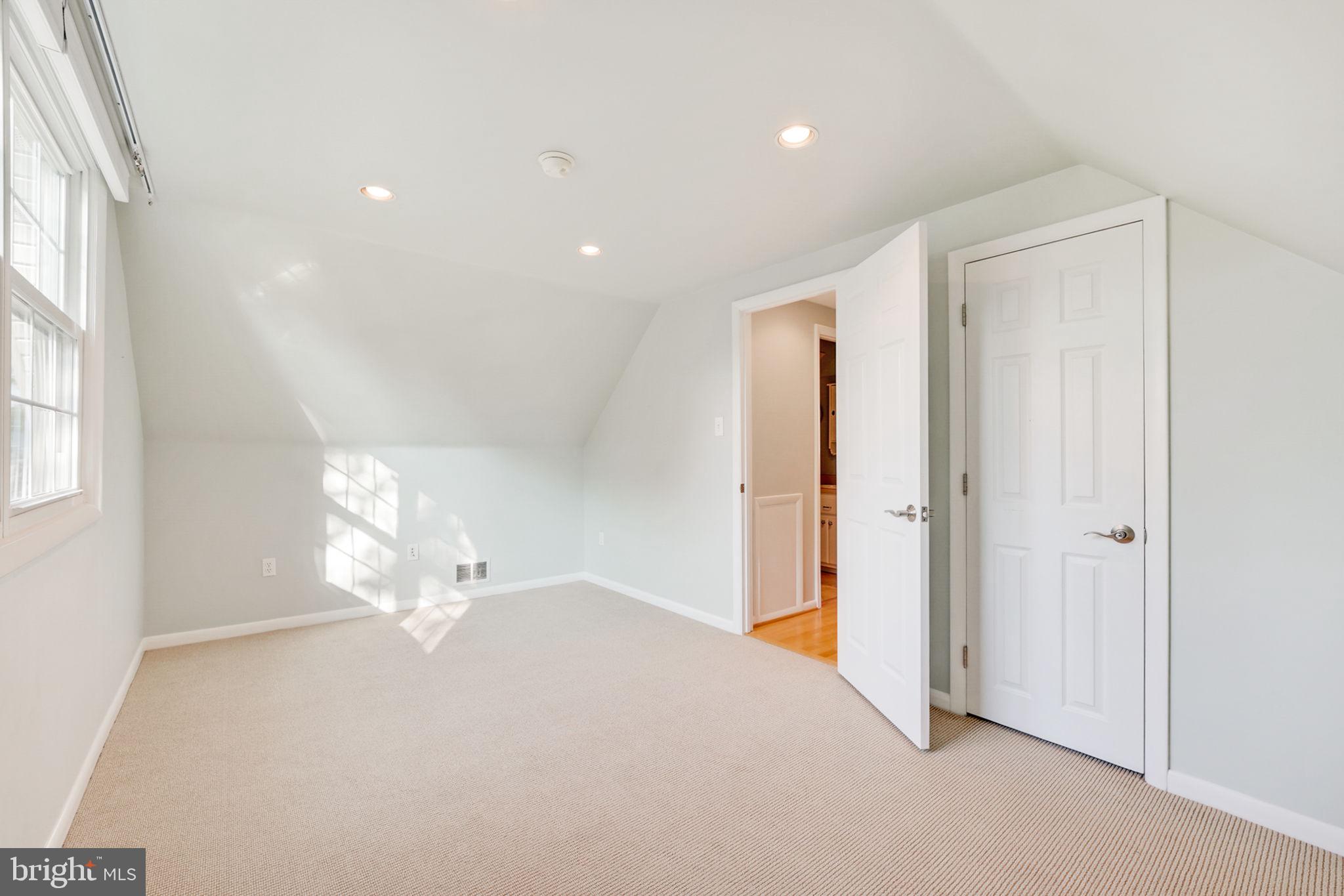 GREENBRIAR - Residential Lease