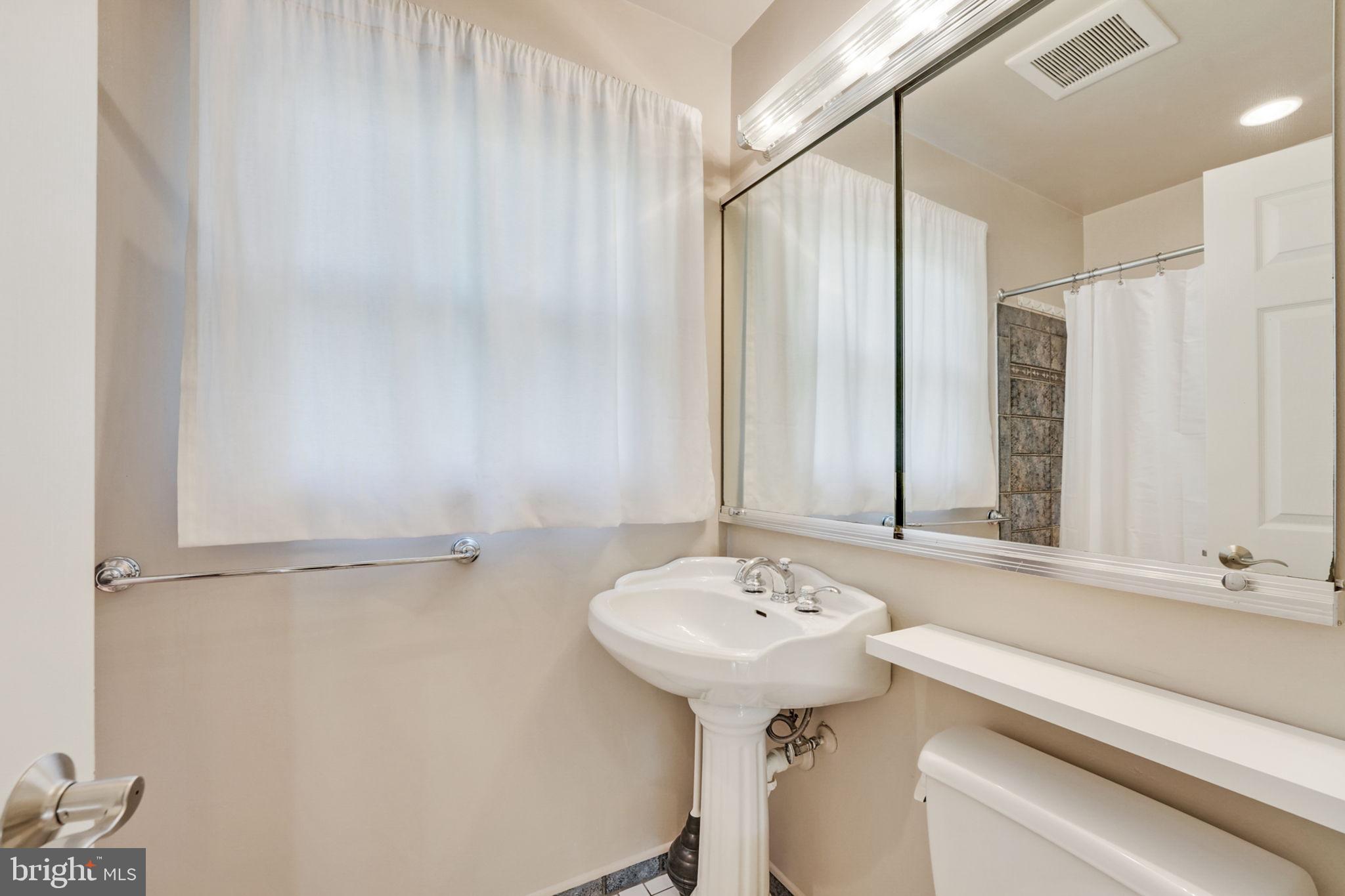 GREENBRIAR - Residential Lease