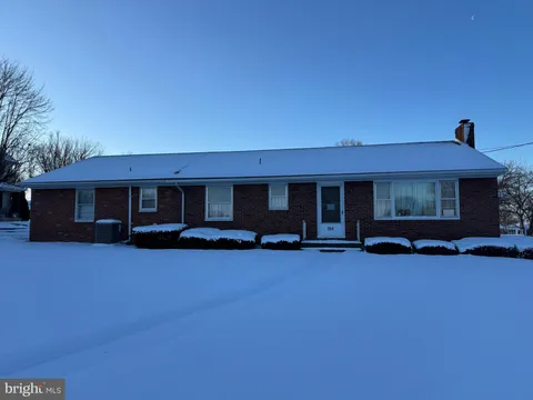 204 Walnut Street, Greencastle, PA 17225 - MLS#: PAFL2024796