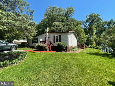 Photo of 7 SUMMER DR, ELIZABETHTOWN, PA 17022 (MLS # PALA2034896)