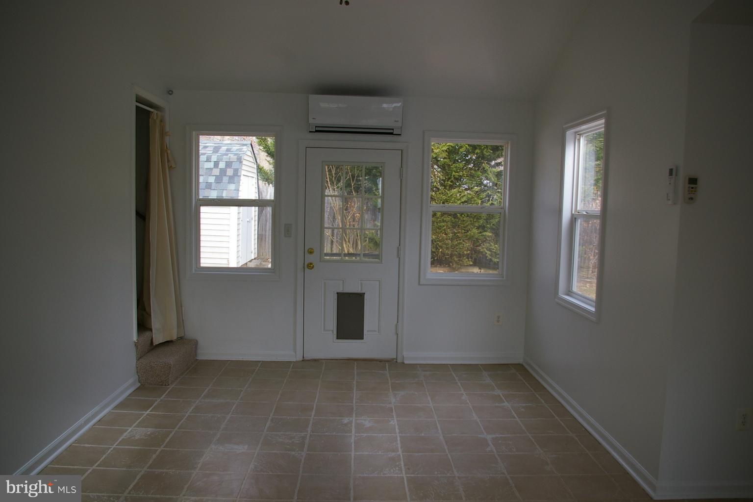 OCCOQUAN RIVER HILLS - Residential Lease