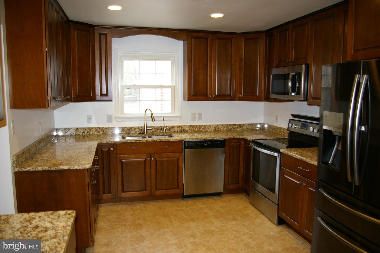 OCCOQUAN RIVER HILLS - Residential Lease