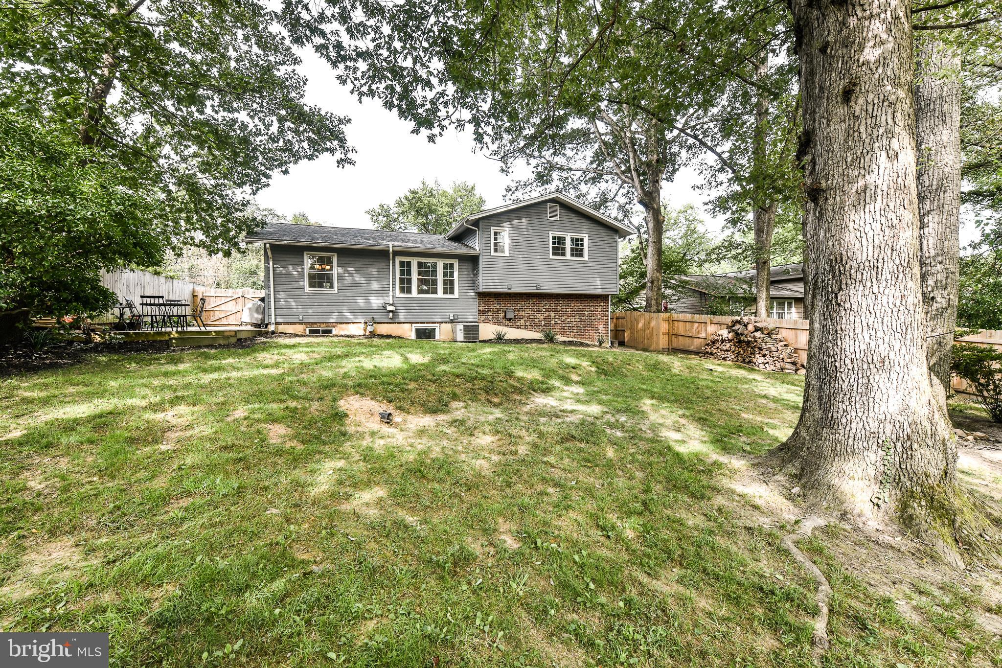 SURREY SQUARE - Residential Lease