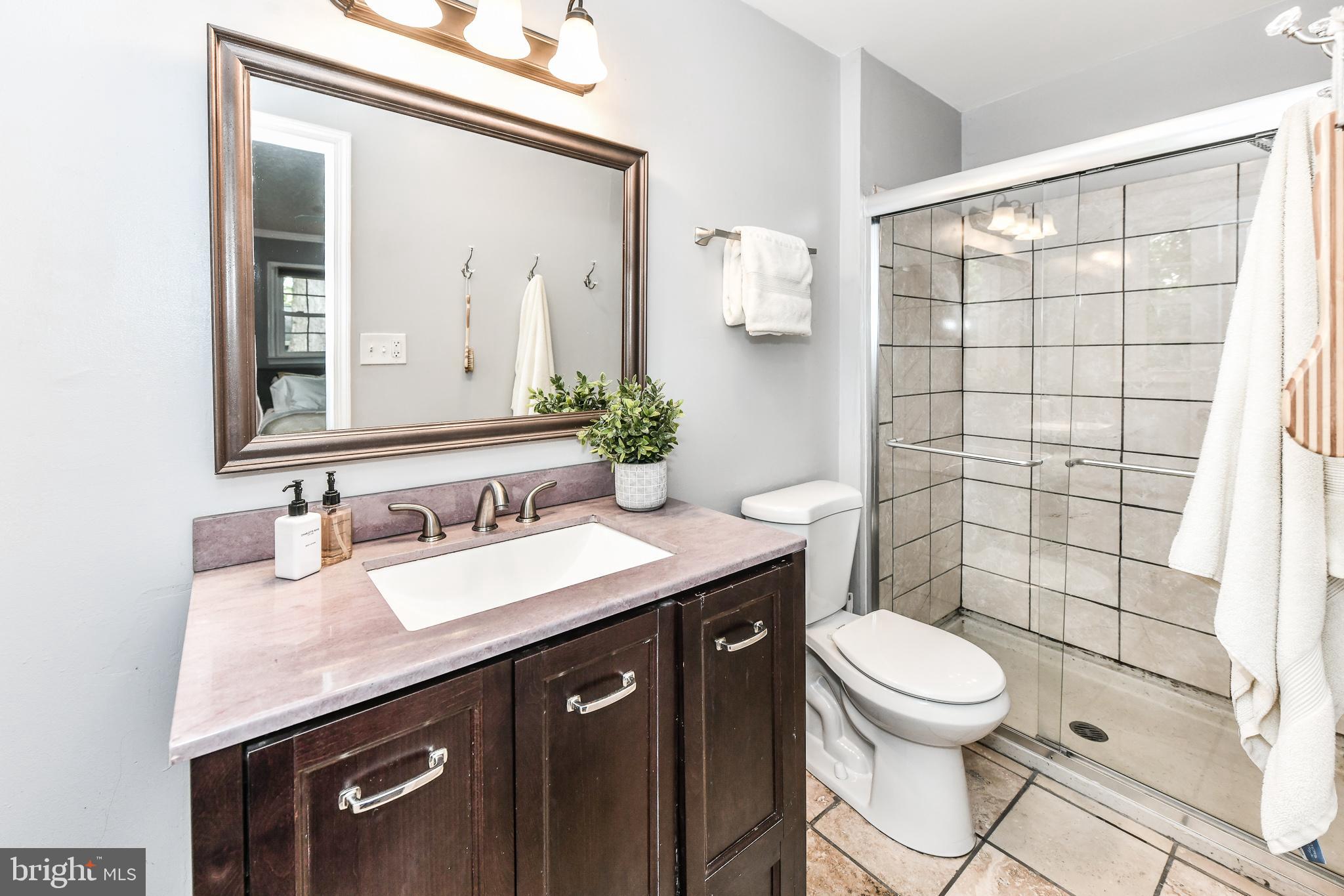 SURREY SQUARE - Residential Lease