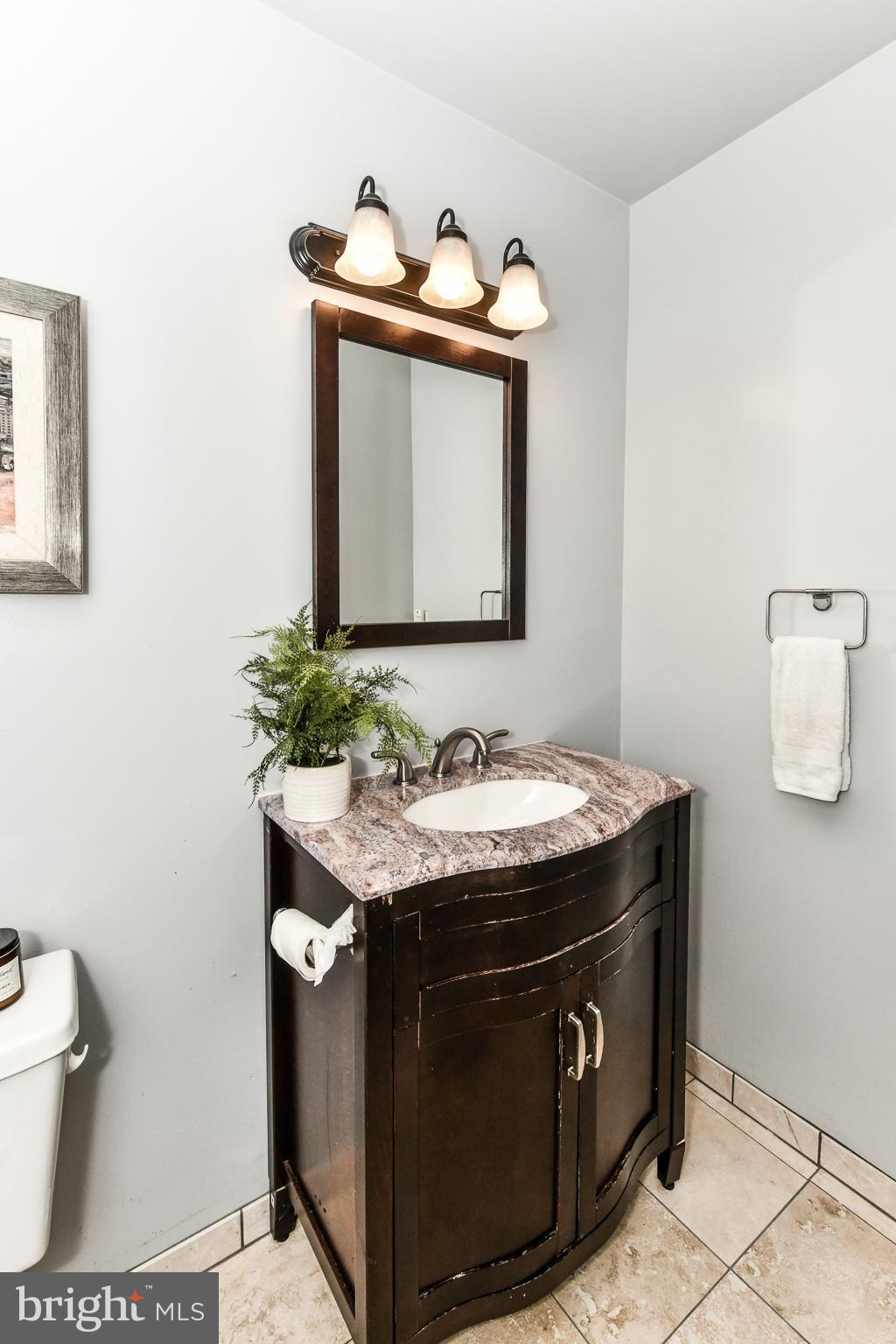 SURREY SQUARE - Residential Lease