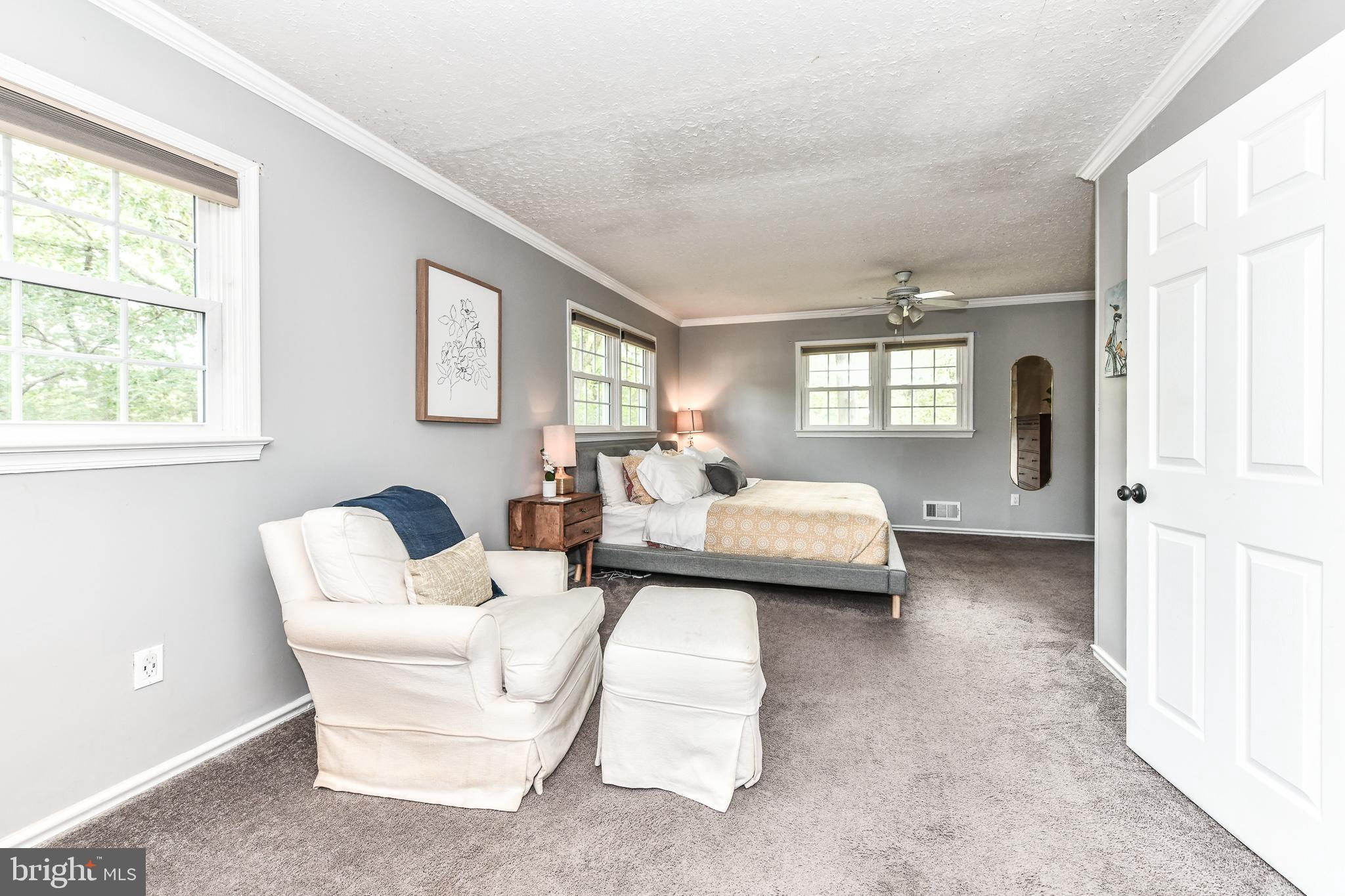 SURREY SQUARE - Residential Lease