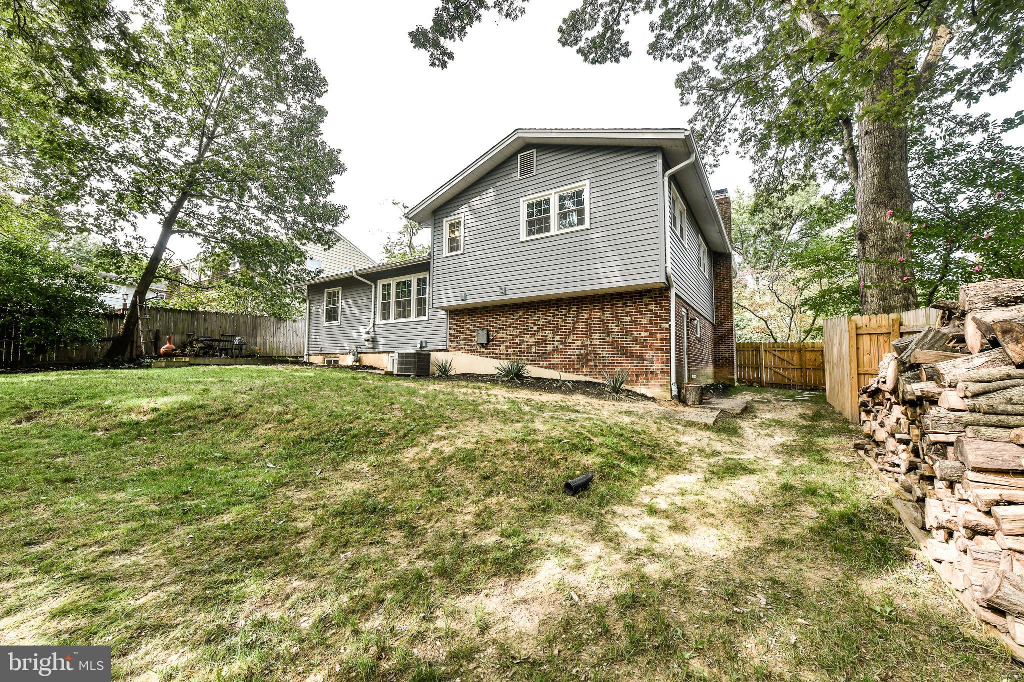 SURREY SQUARE - Residential Lease