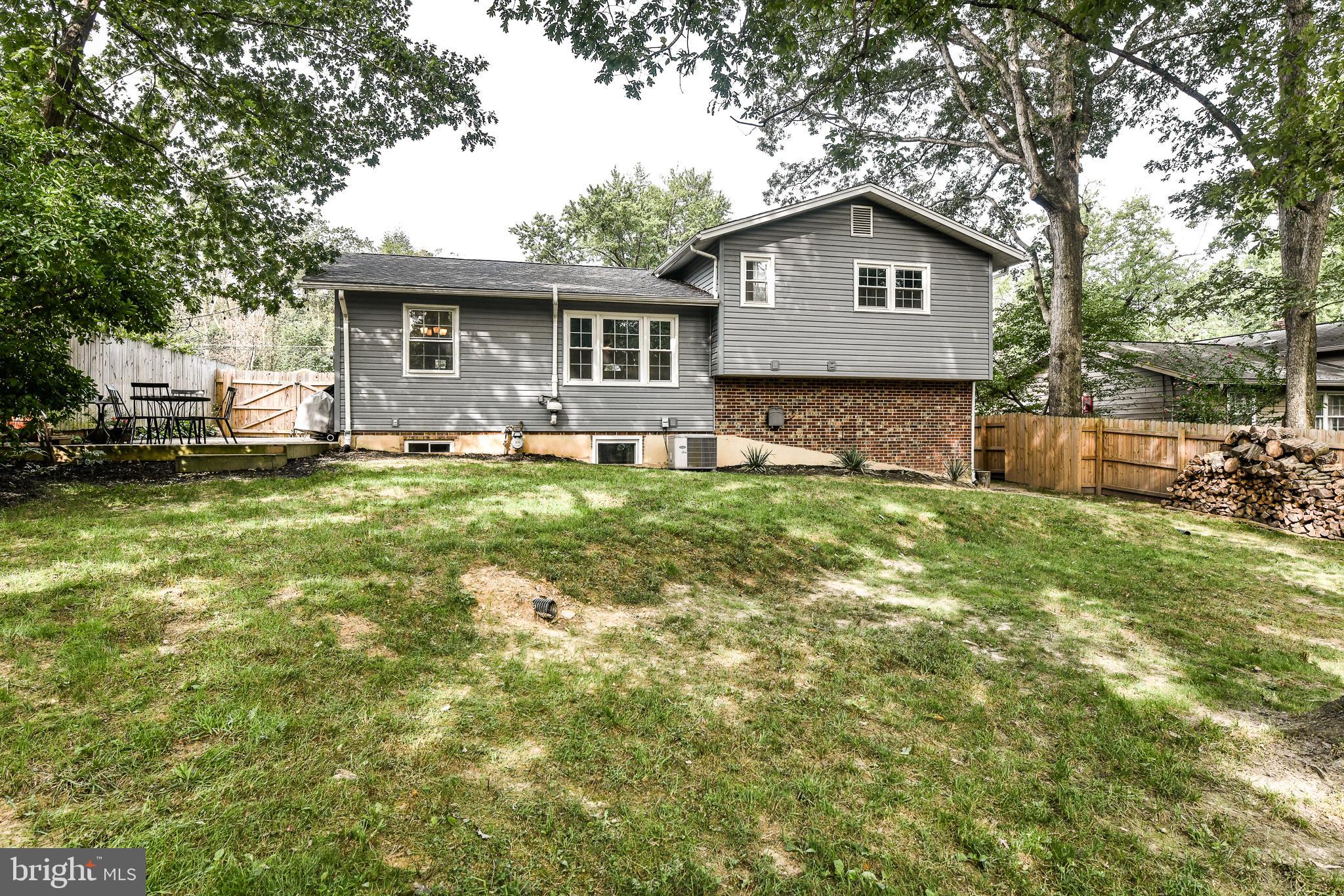 SURREY SQUARE - Residential Lease