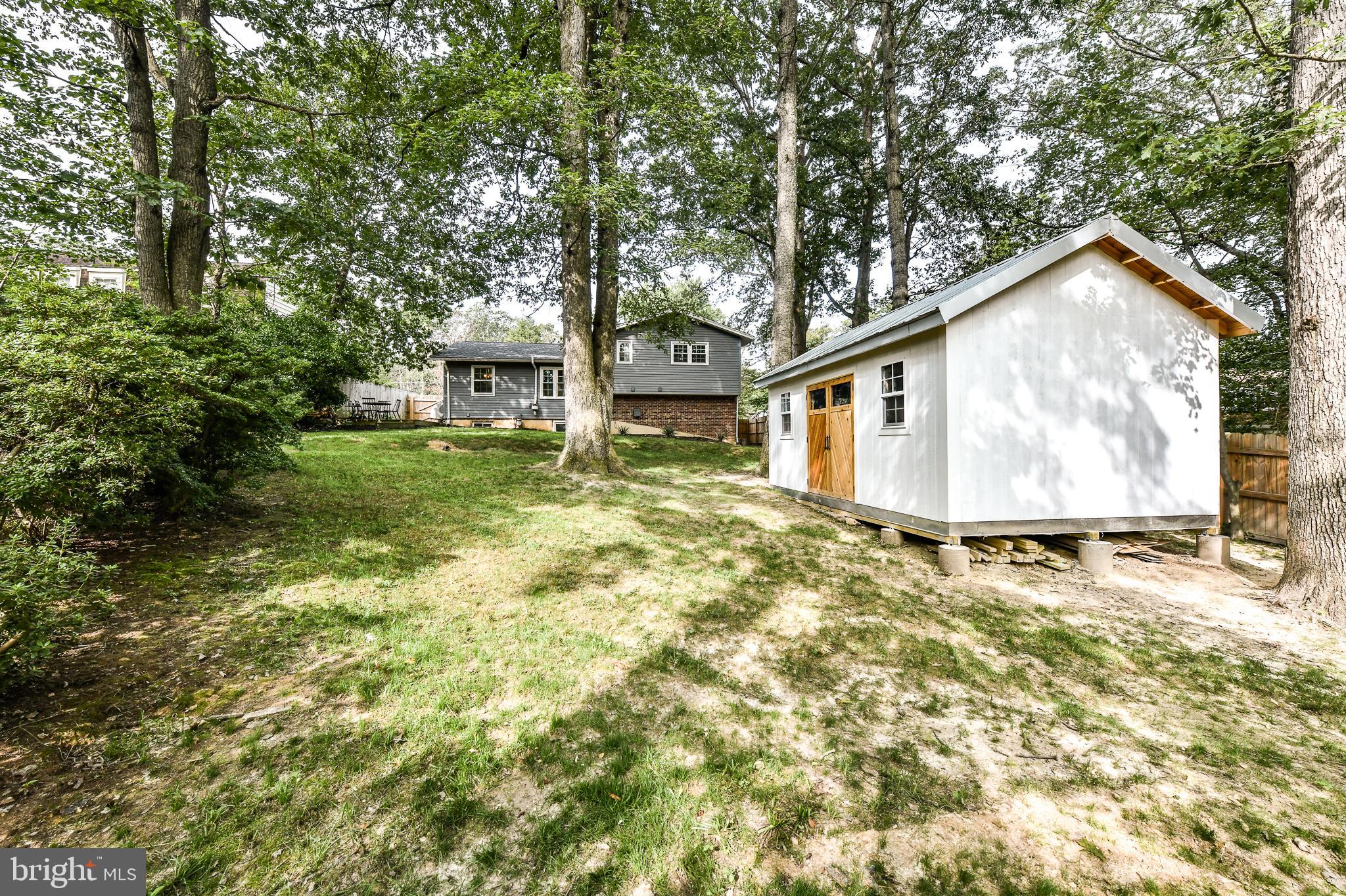 SURREY SQUARE - Residential Lease