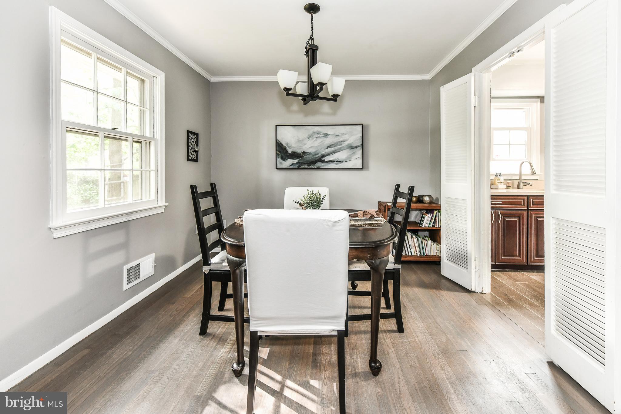 SURREY SQUARE - Residential Lease