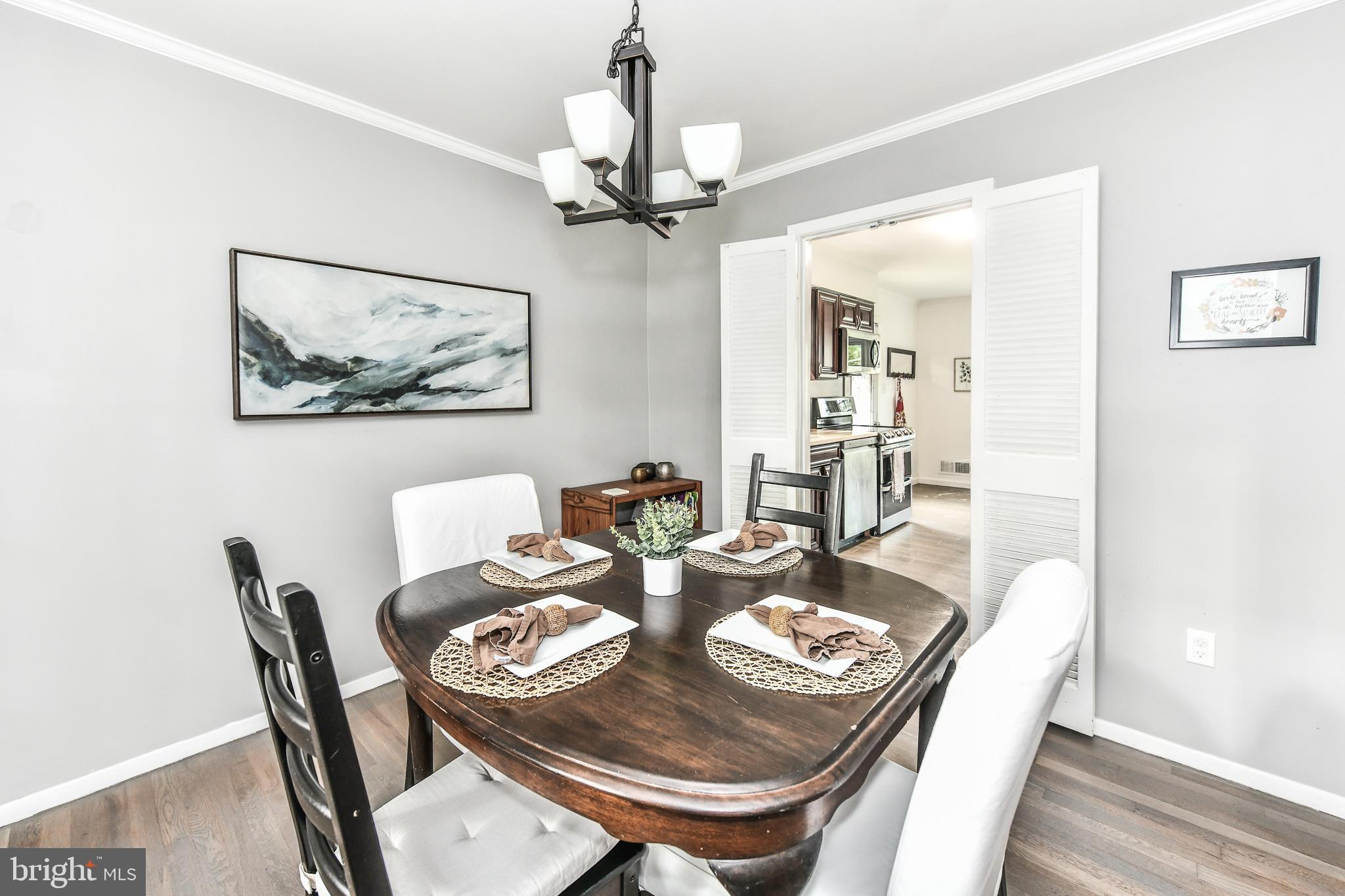 SURREY SQUARE - Residential Lease