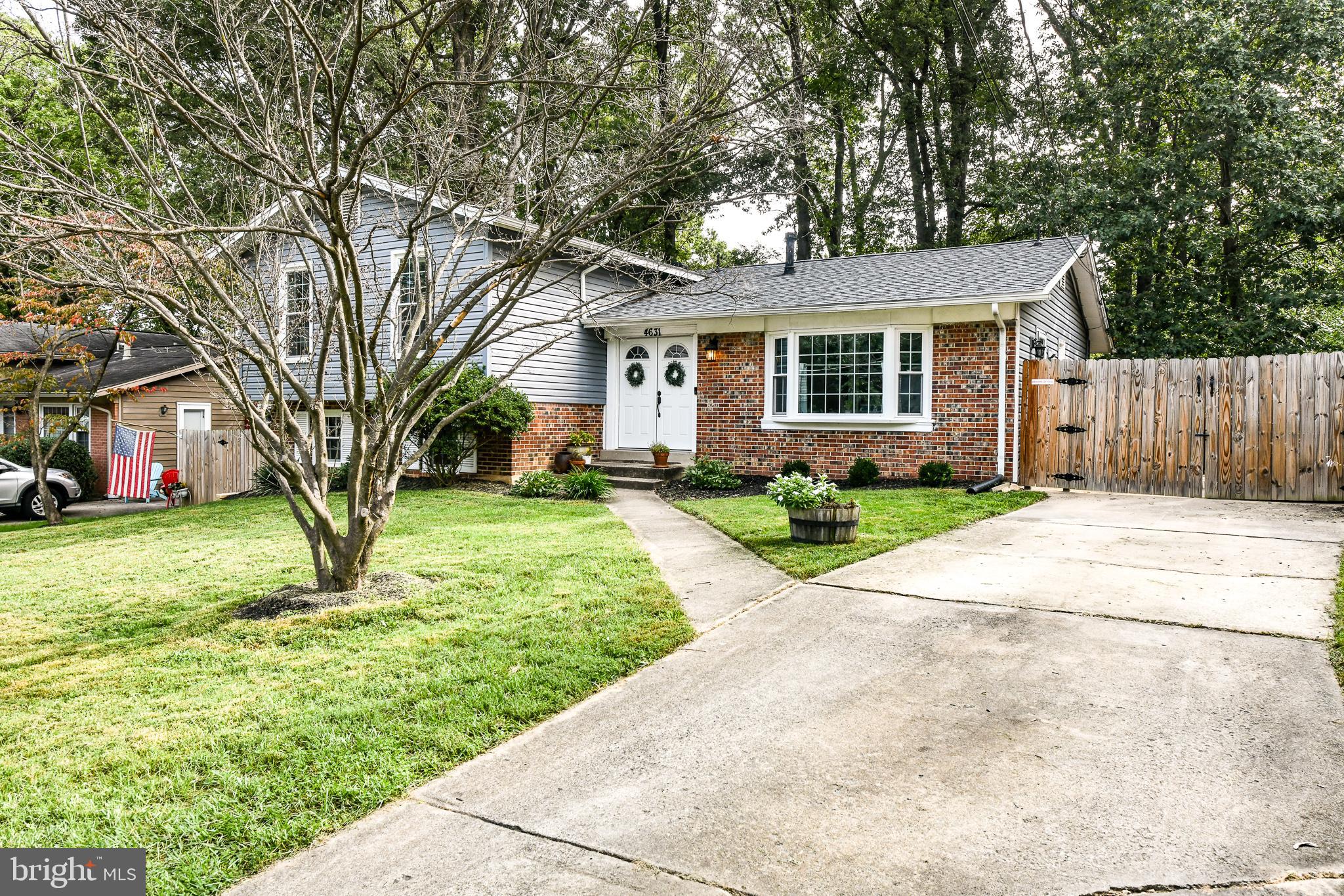 SURREY SQUARE - Residential Lease