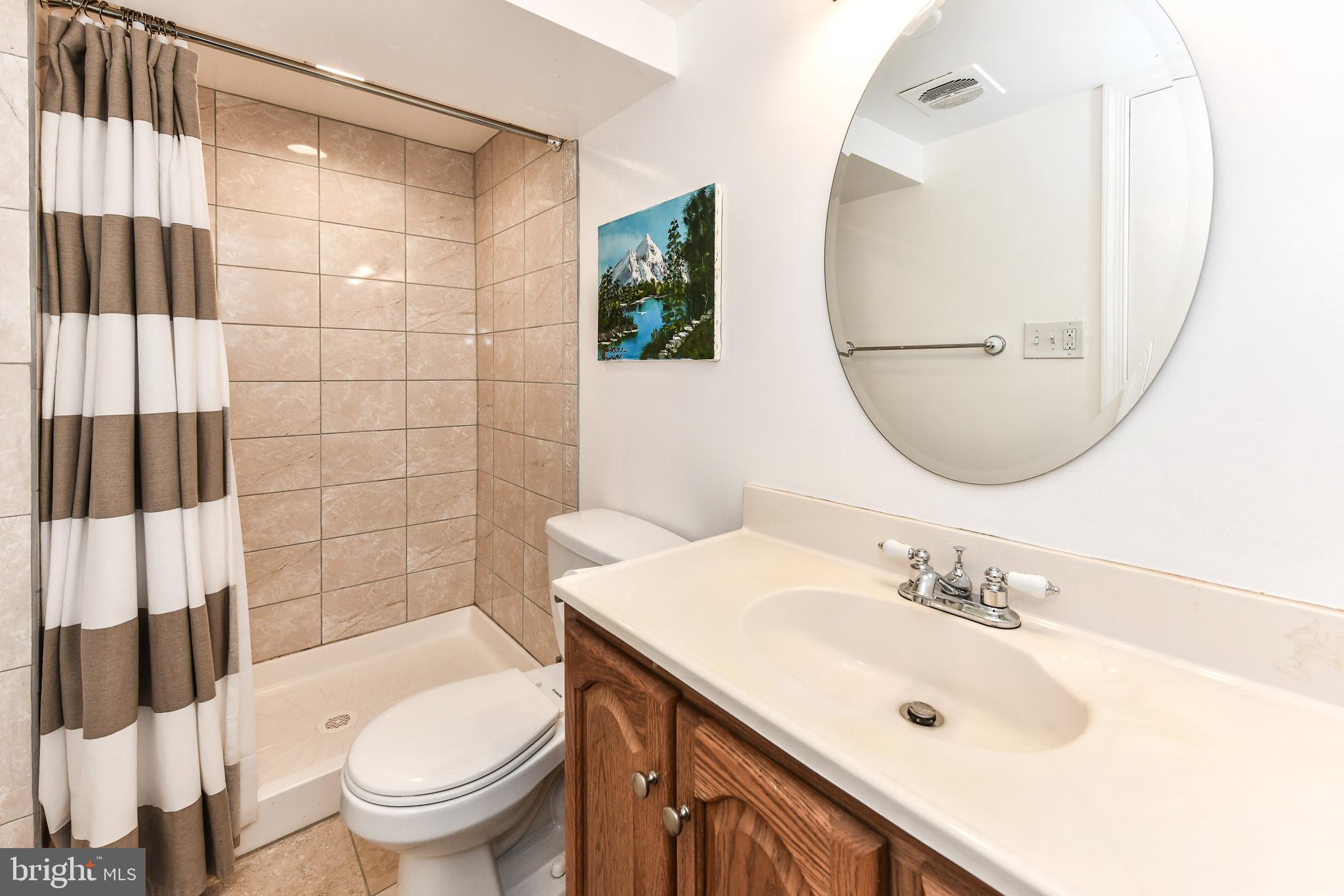 SURREY SQUARE - Residential Lease