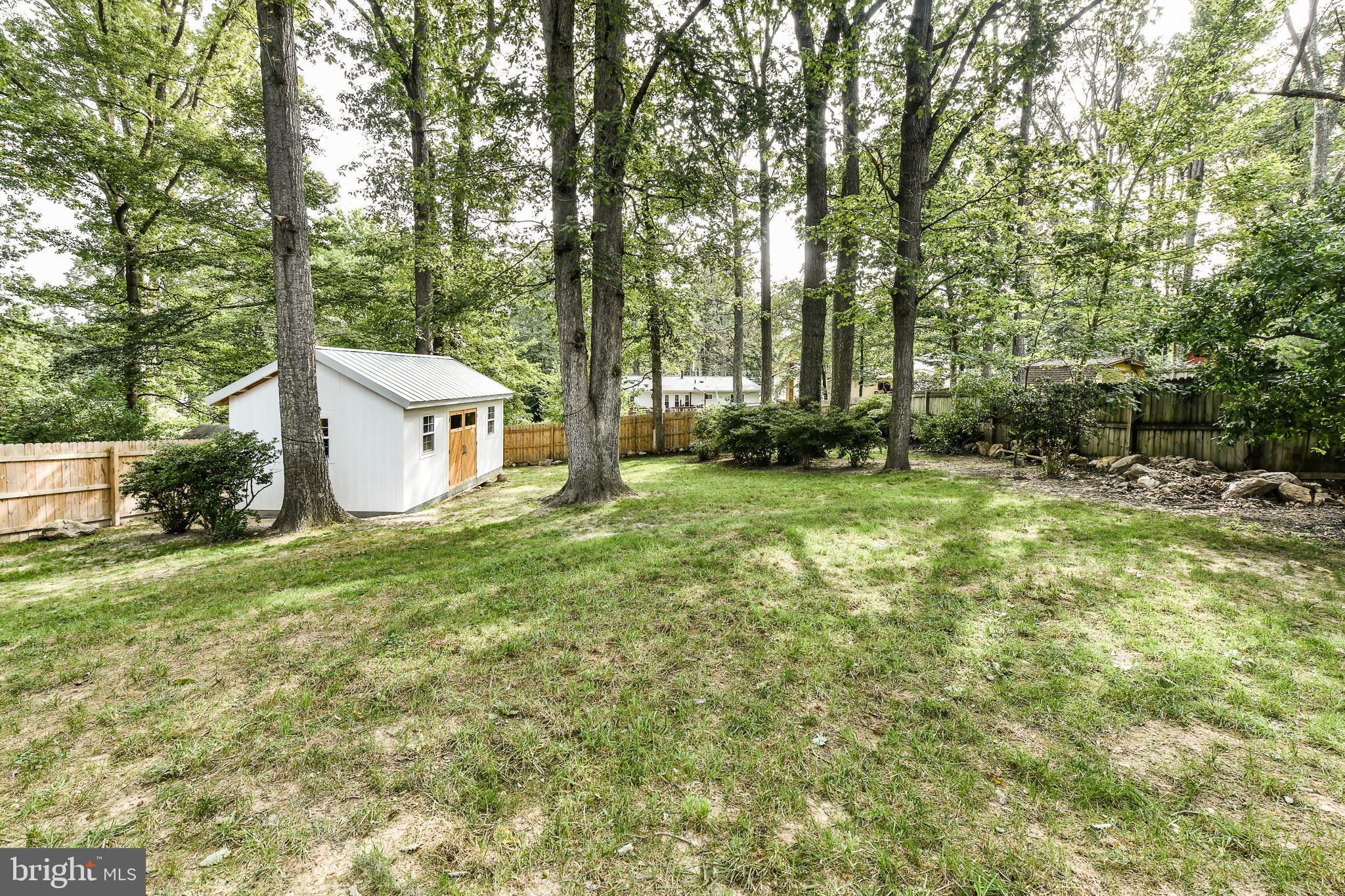 SURREY SQUARE - Residential Lease